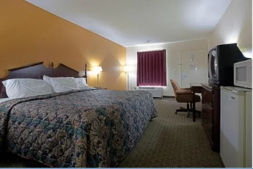 King Room - Disability Access/Non-Smoking in America's Best Value Inn Newnan
