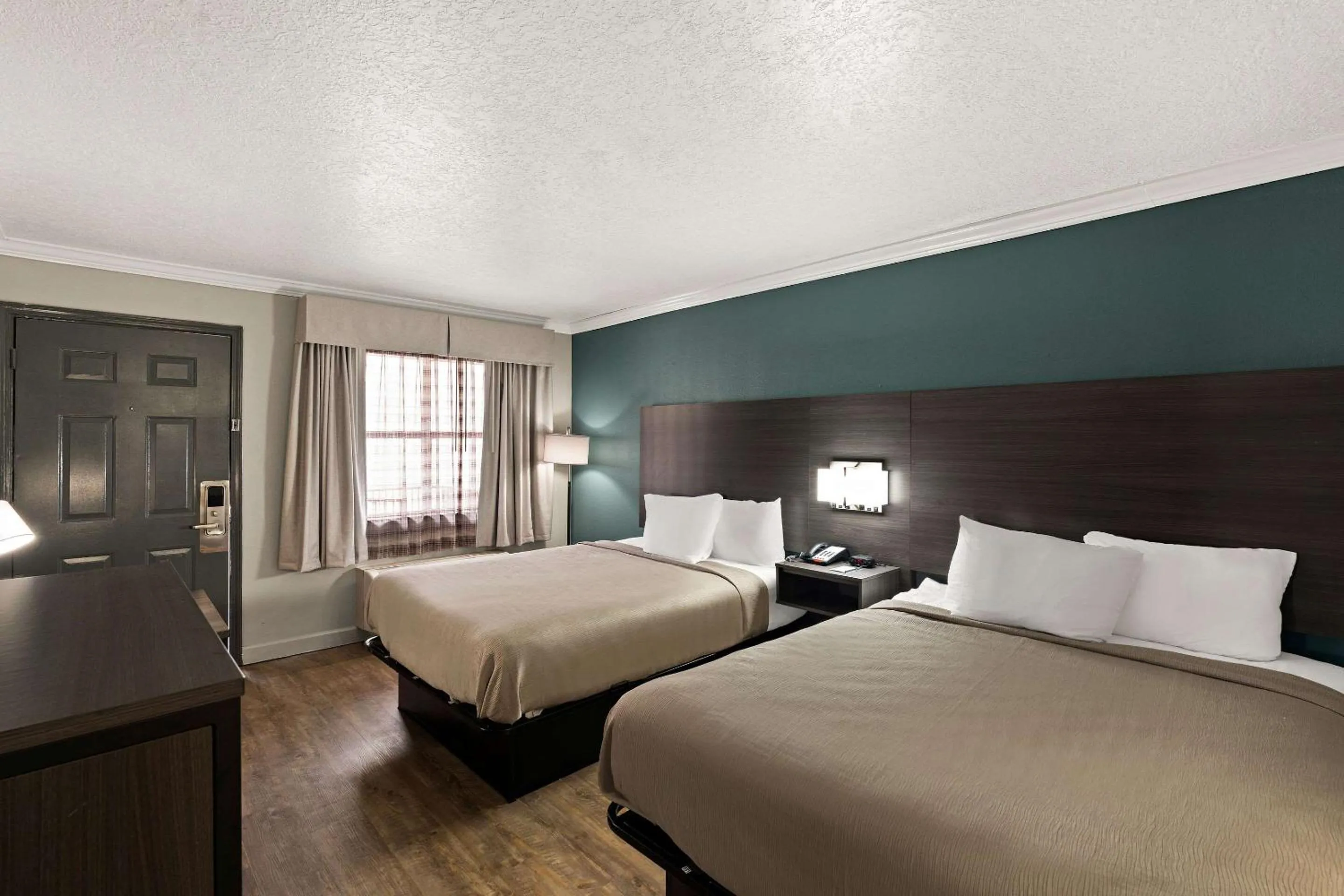Bedroom, Bed in Quality Inn Ocean Springs - Biloxi East