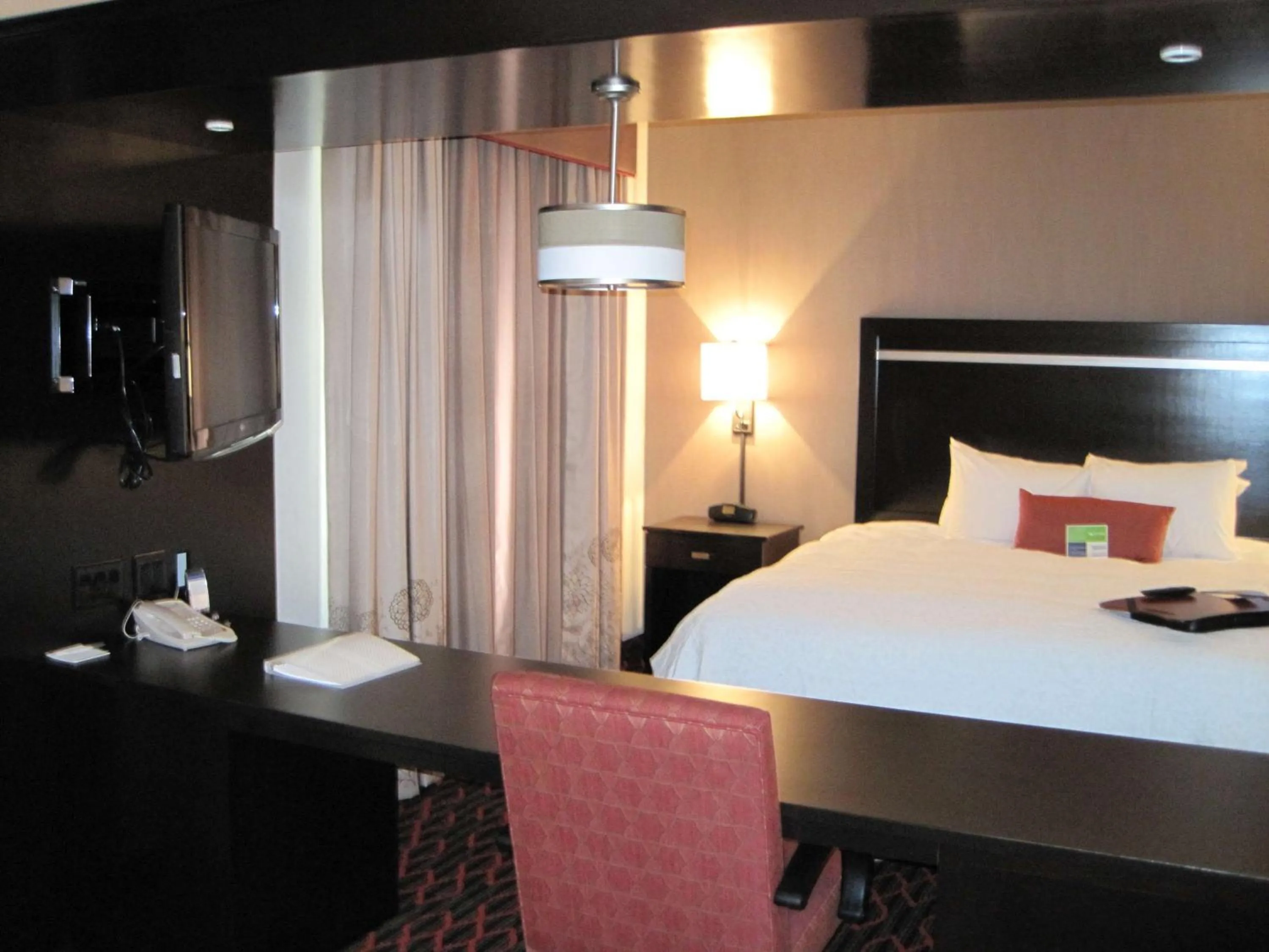 King Studio Suite - Non-Smoking in Hampton Inn by Hilton Fort Saskatchewan