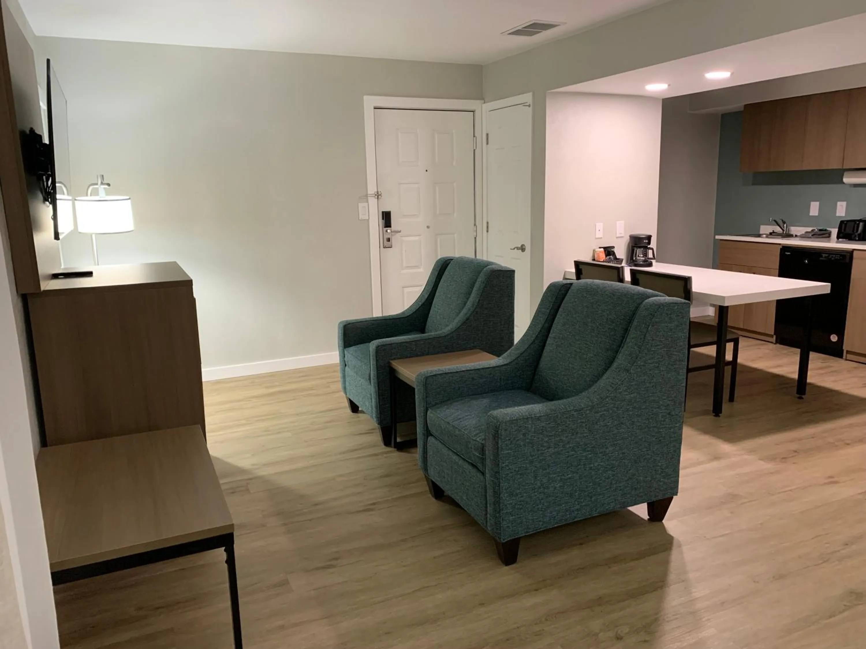 King Suite/ Non Smoking in MainStay Suites Springfield South - Battlefield Rd