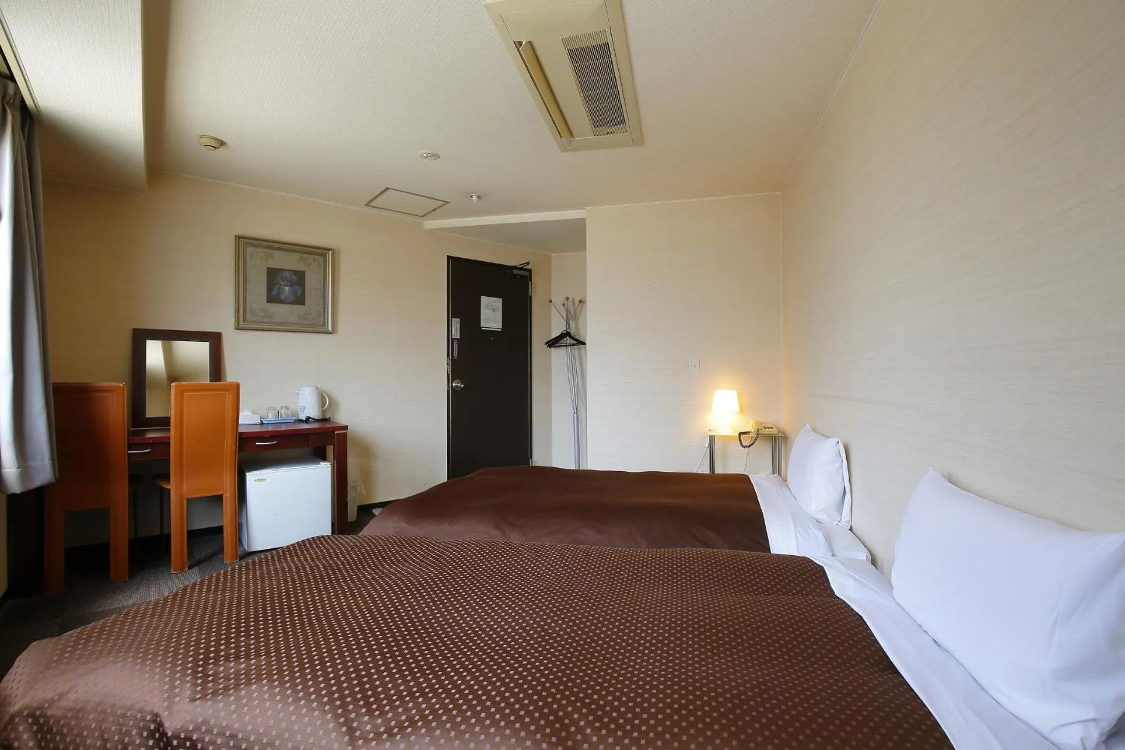 Bathroom, Bed in Grampus Inn Osaka Namba
