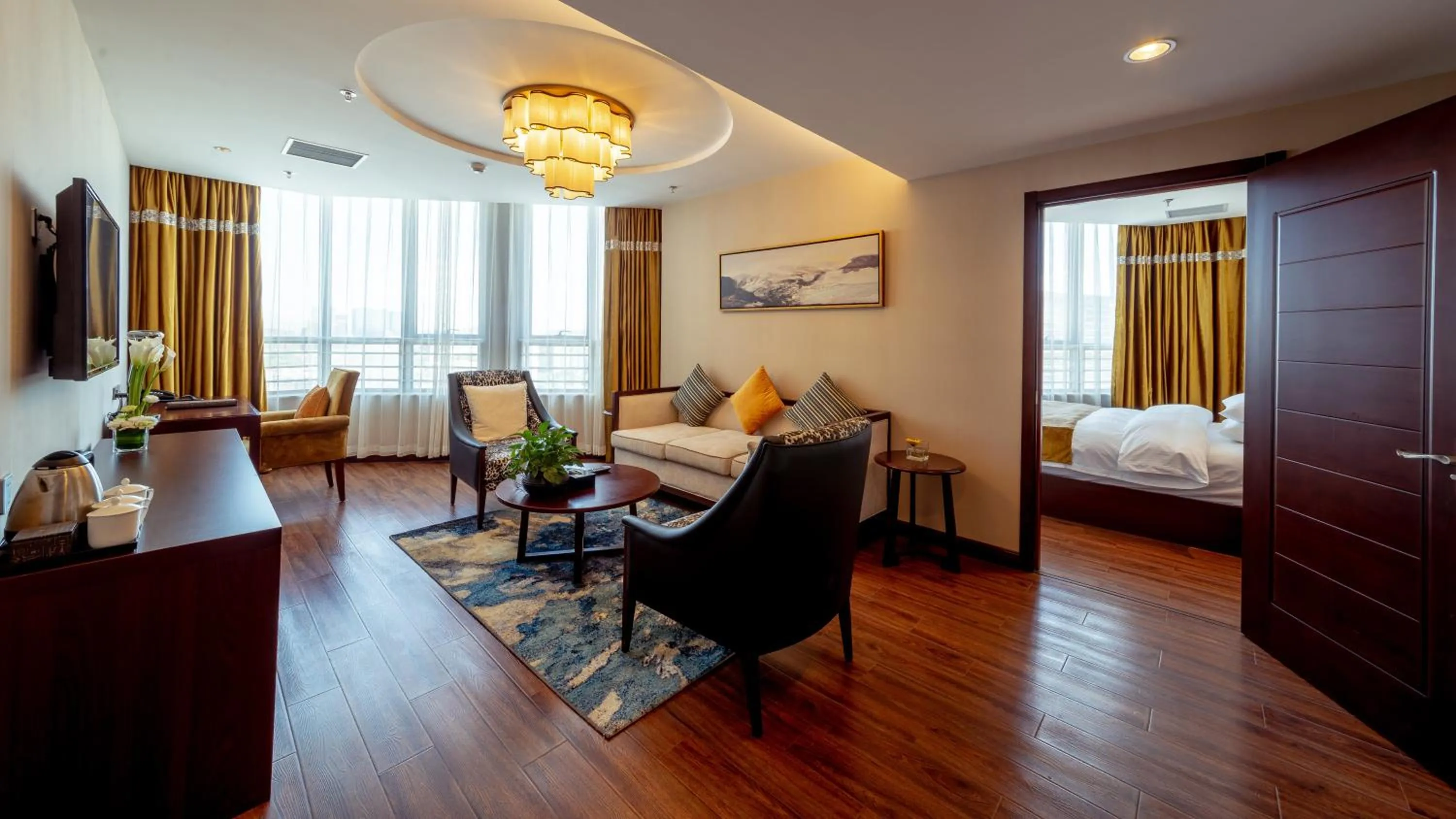Photo of the whole room, Bed in Beijing Sunflower Hotel--Beijing Universal Studios Resort