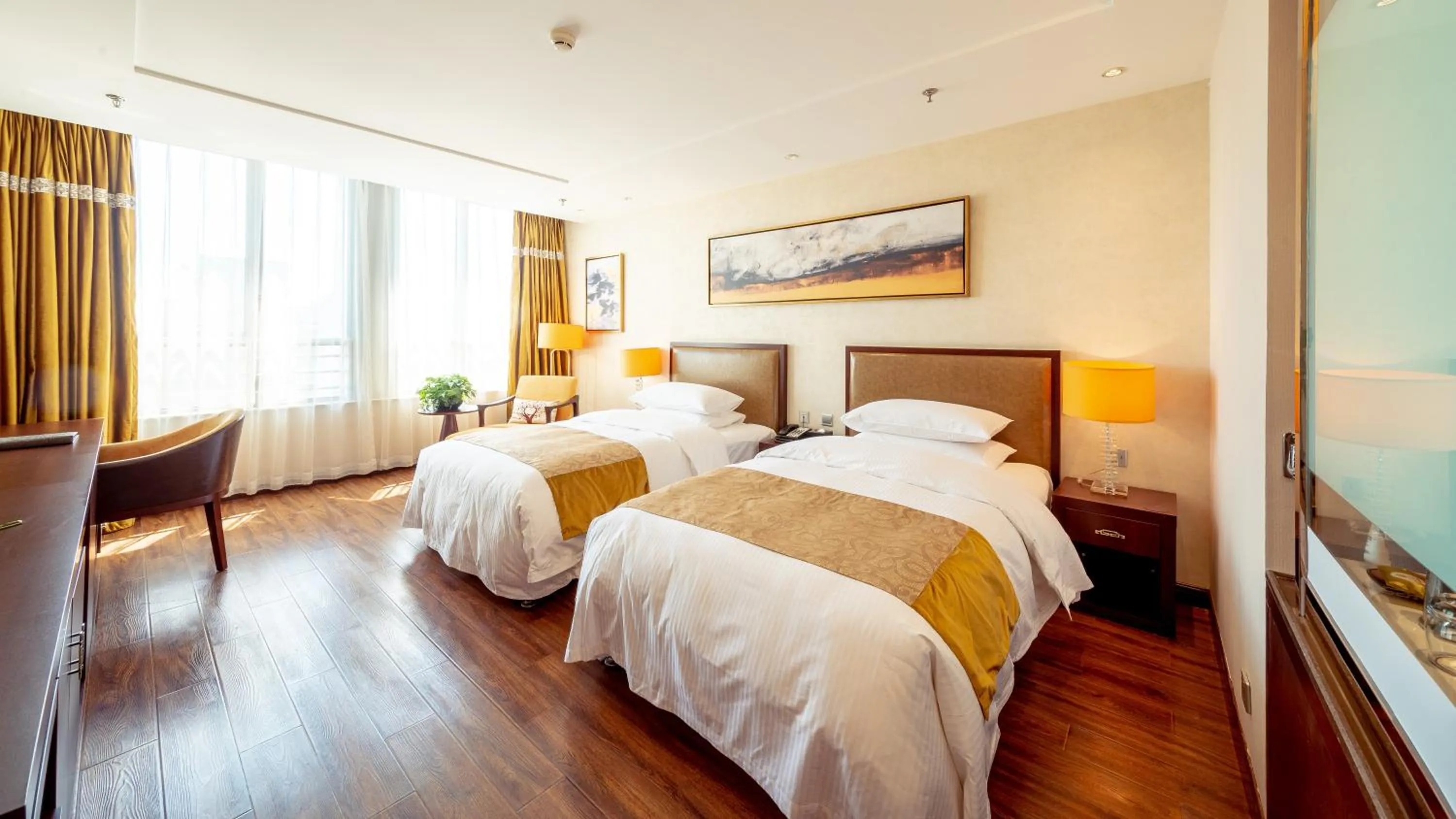 Bed in Beijing Sunflower Hotel--Beijing Universal Studios Resort