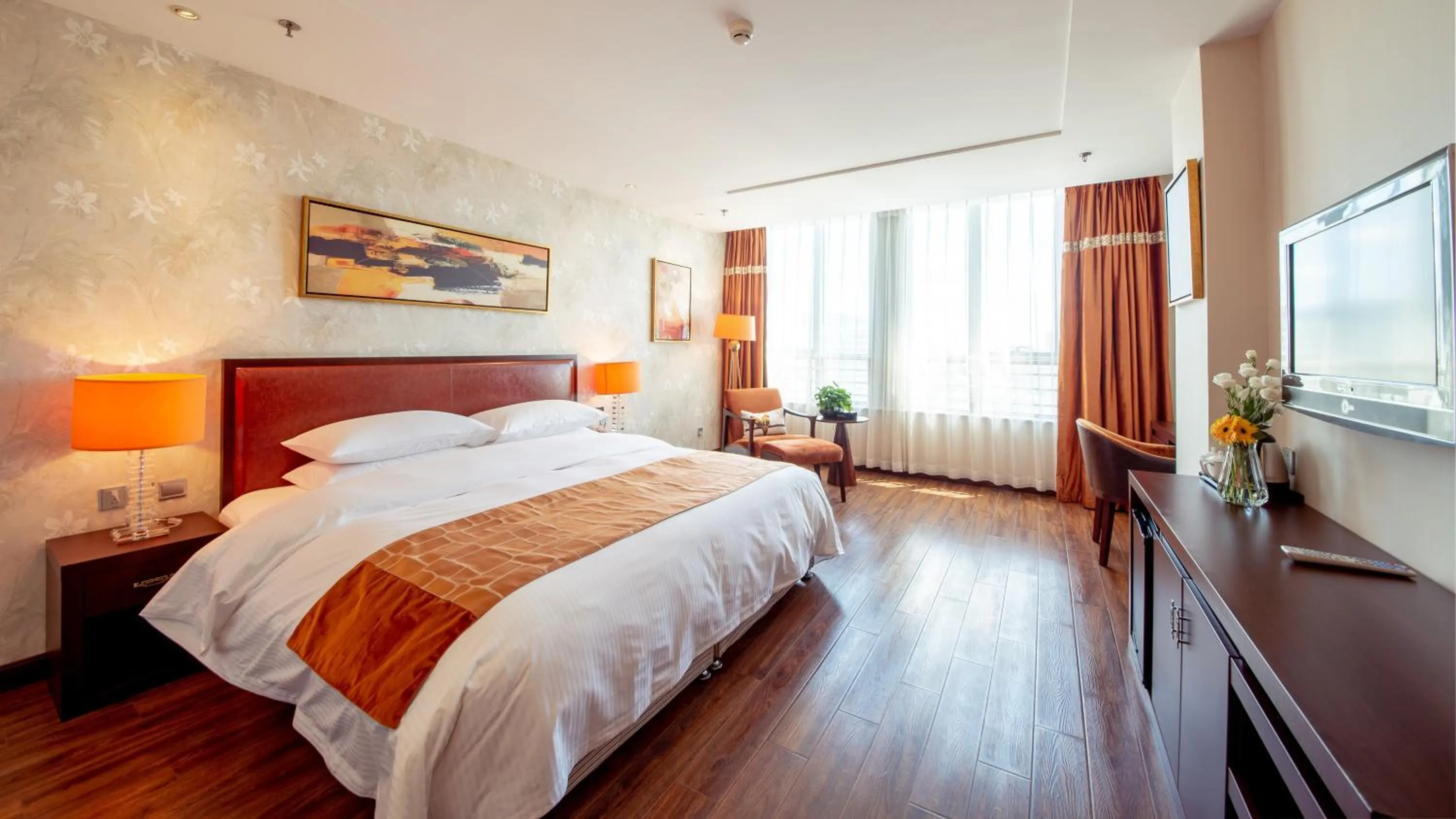 Photo of the whole room, Bed in Beijing Sunflower Hotel--Beijing Universal Studios Resort