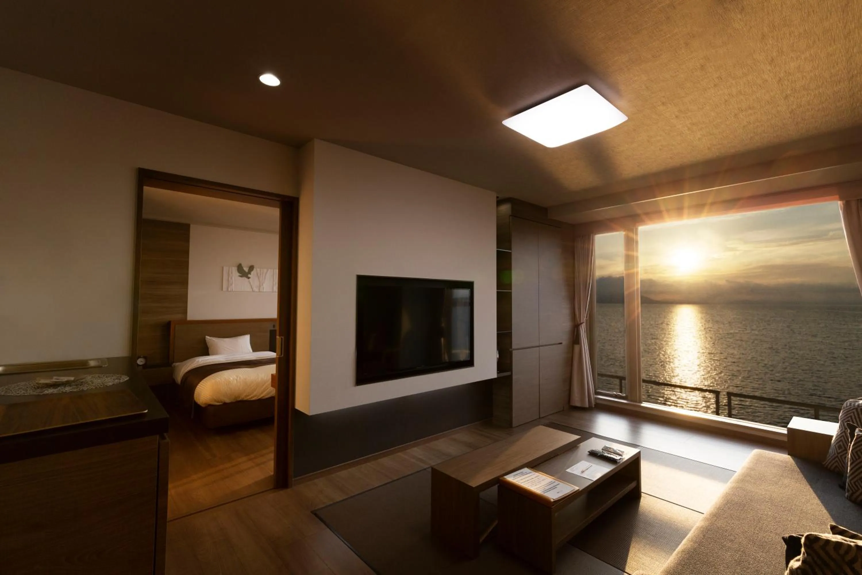 	Deluxe Twin Room-Lake View - Non-Smoking in Lake Saroma Tsuruga Resort