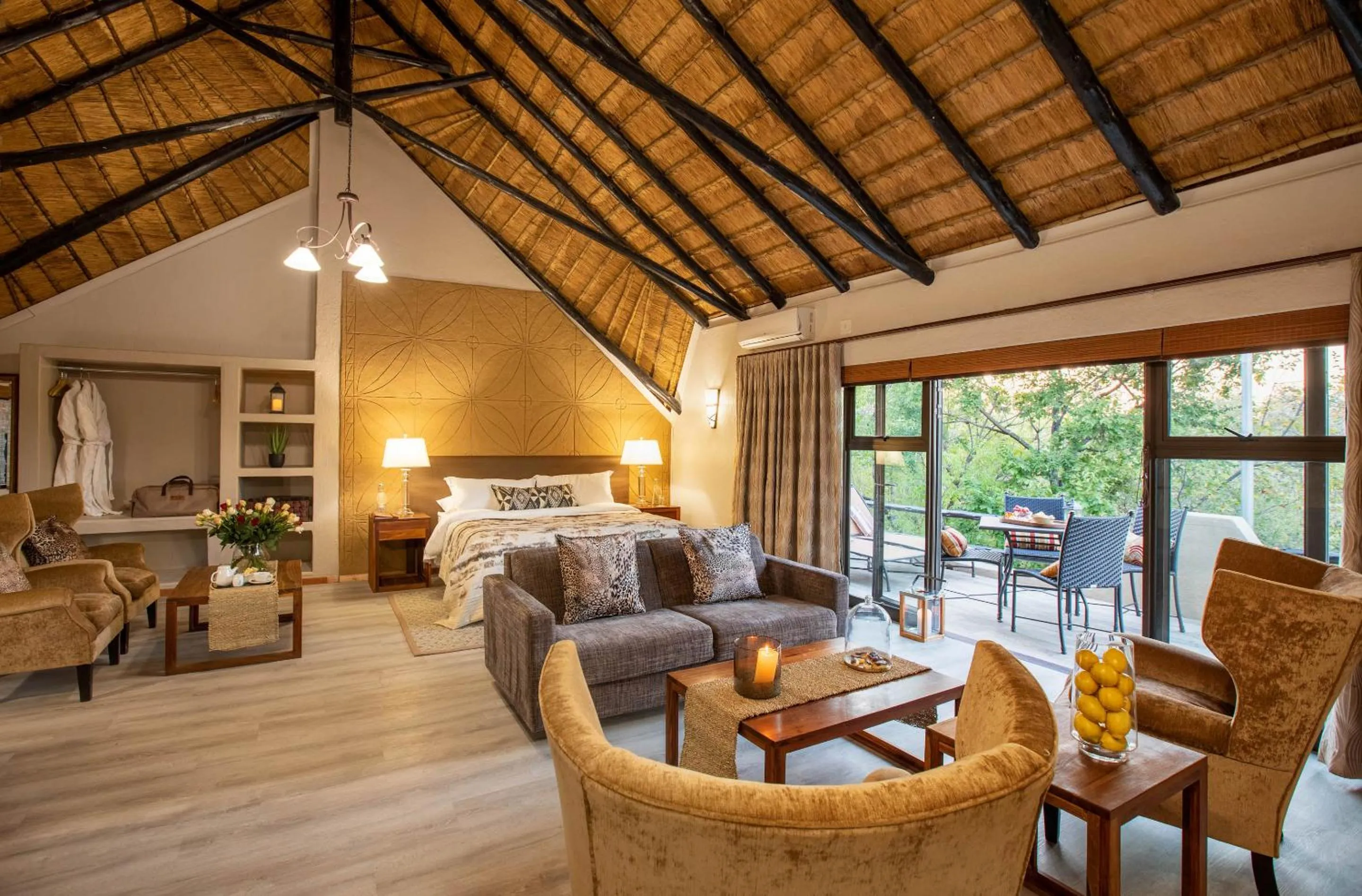 Suite with 2 Game Drives in Mabula Game Lodge