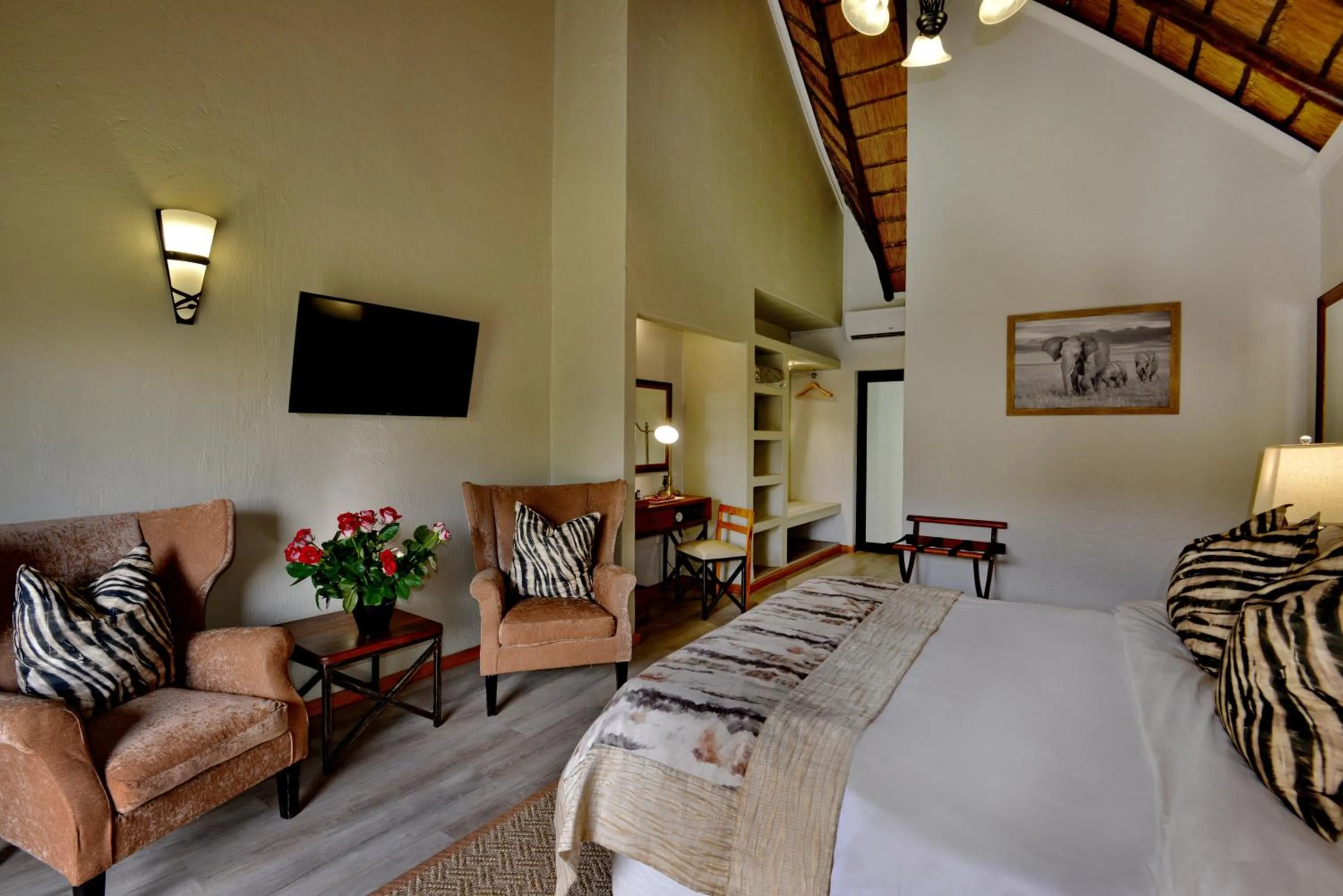 Superior BT with 2 Game Drives  in Mabula Game Lodge