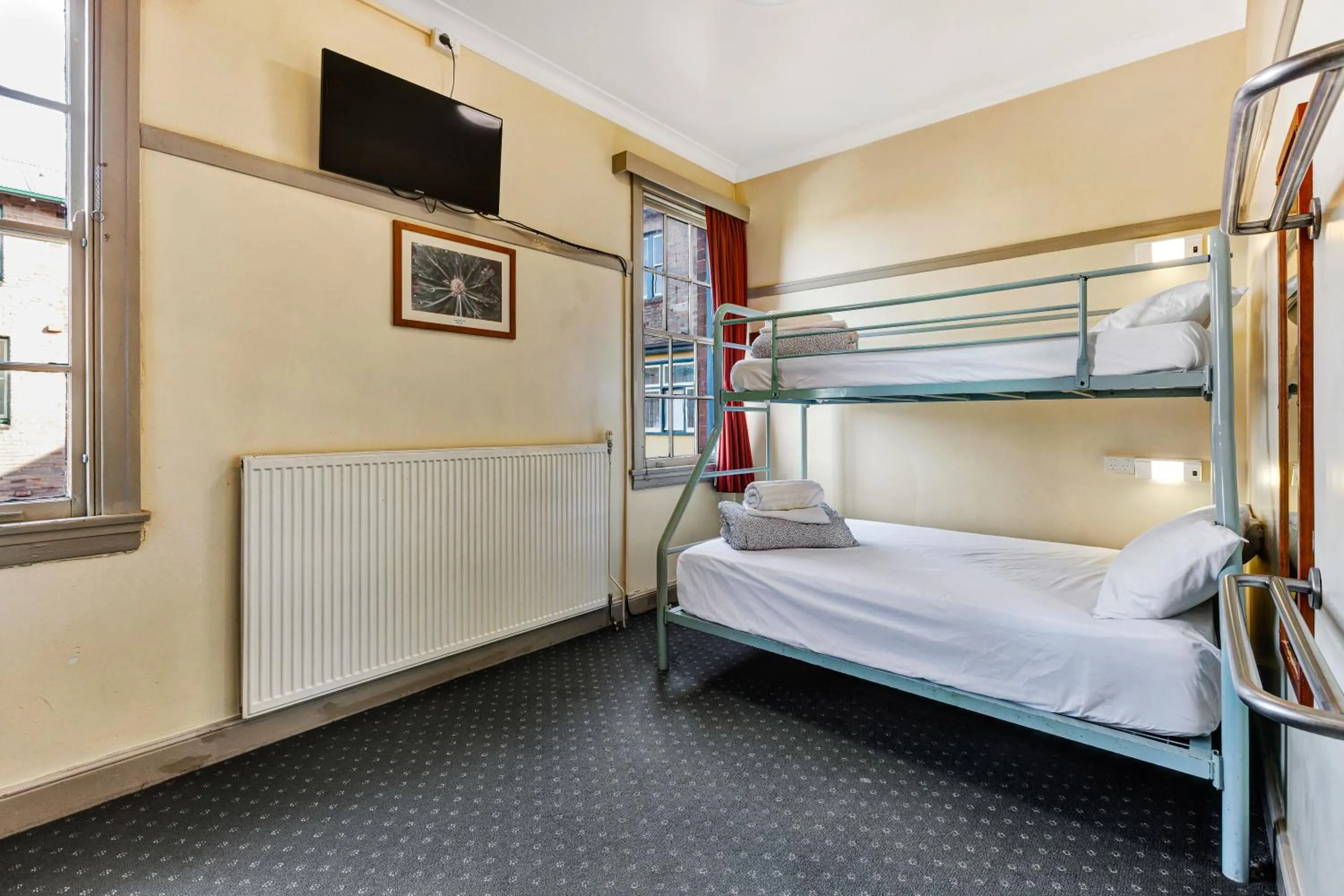 Family Room with Private Bathroom in YHA Blue Mountains Katoomba