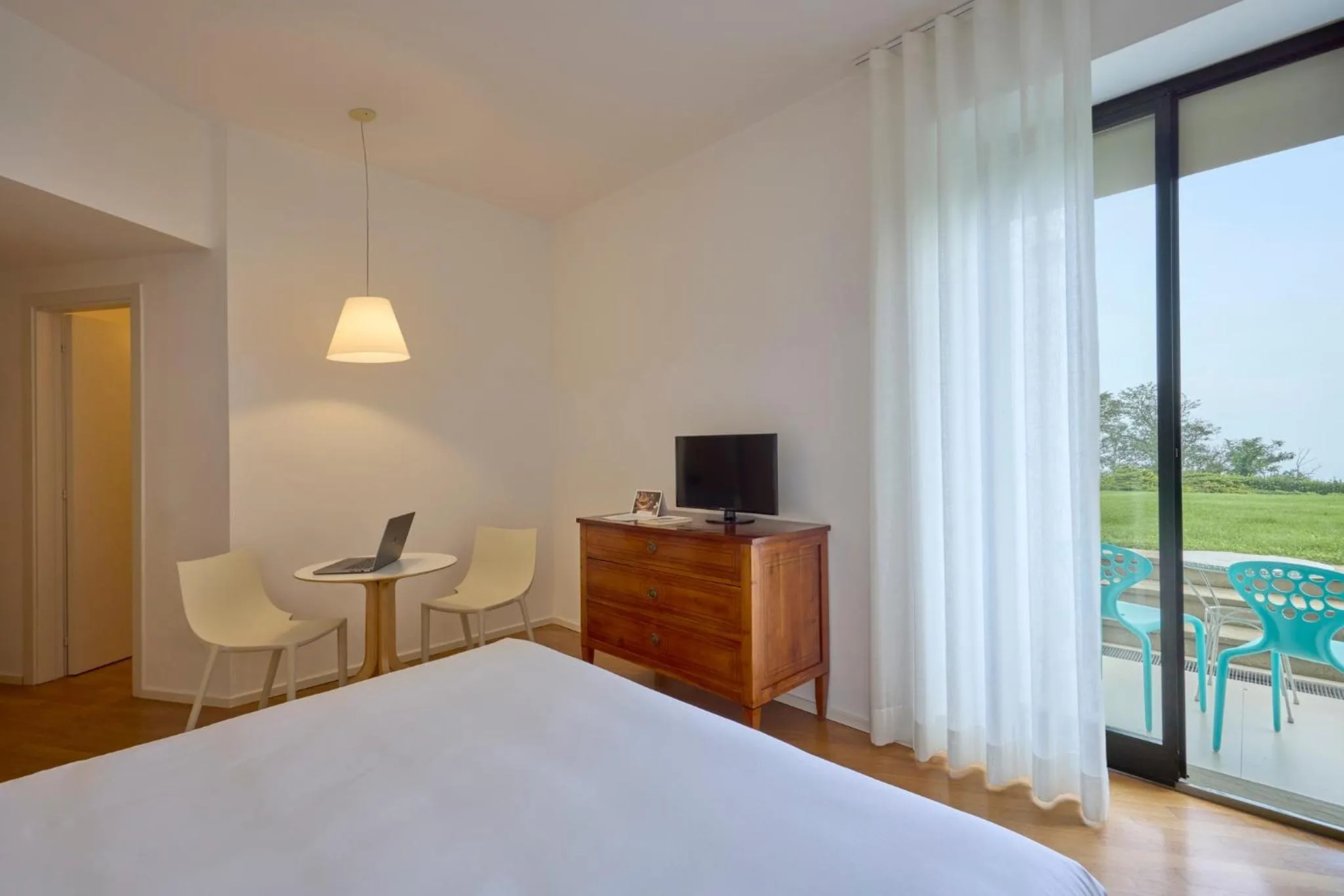 Superior Double or Twin Room with Sea View in Hotel Emilia