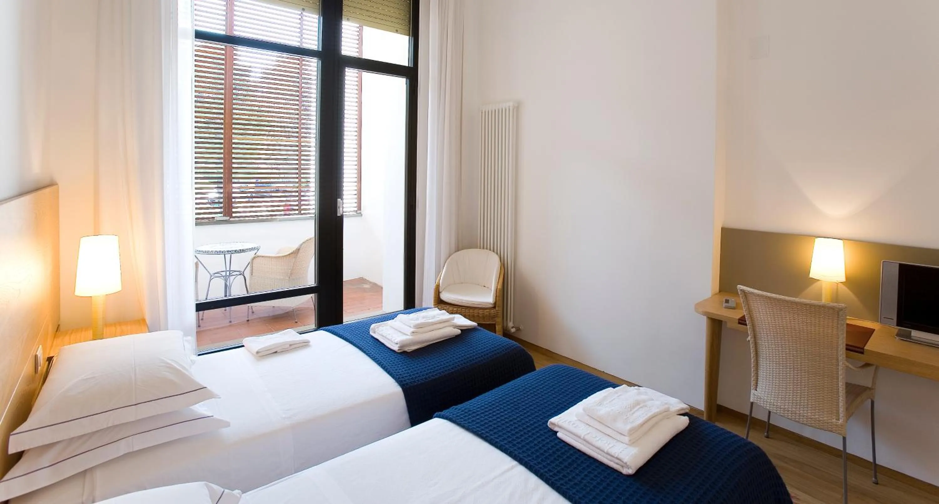 Standard Double or Twin Room in Hotel Emilia