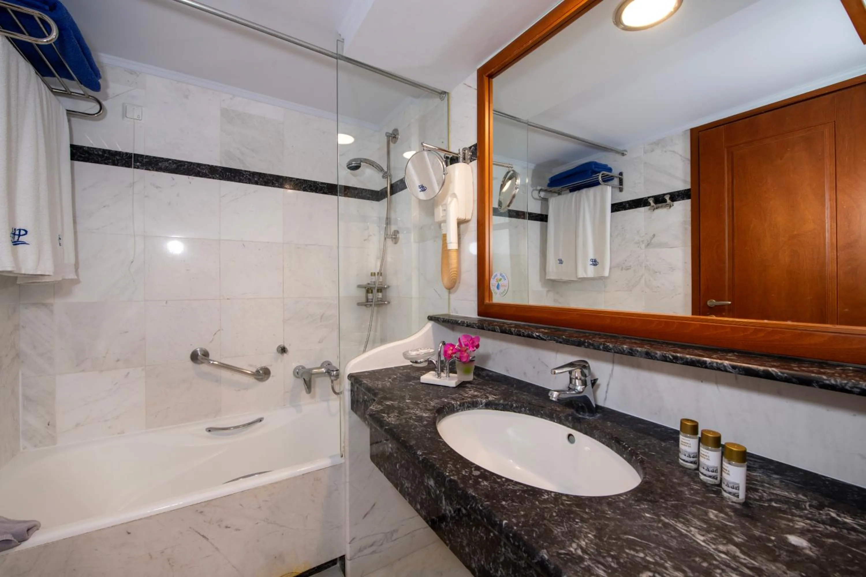 Standard Double or Twin Room with Side Sea View in Hydramis Palace Beach Resort