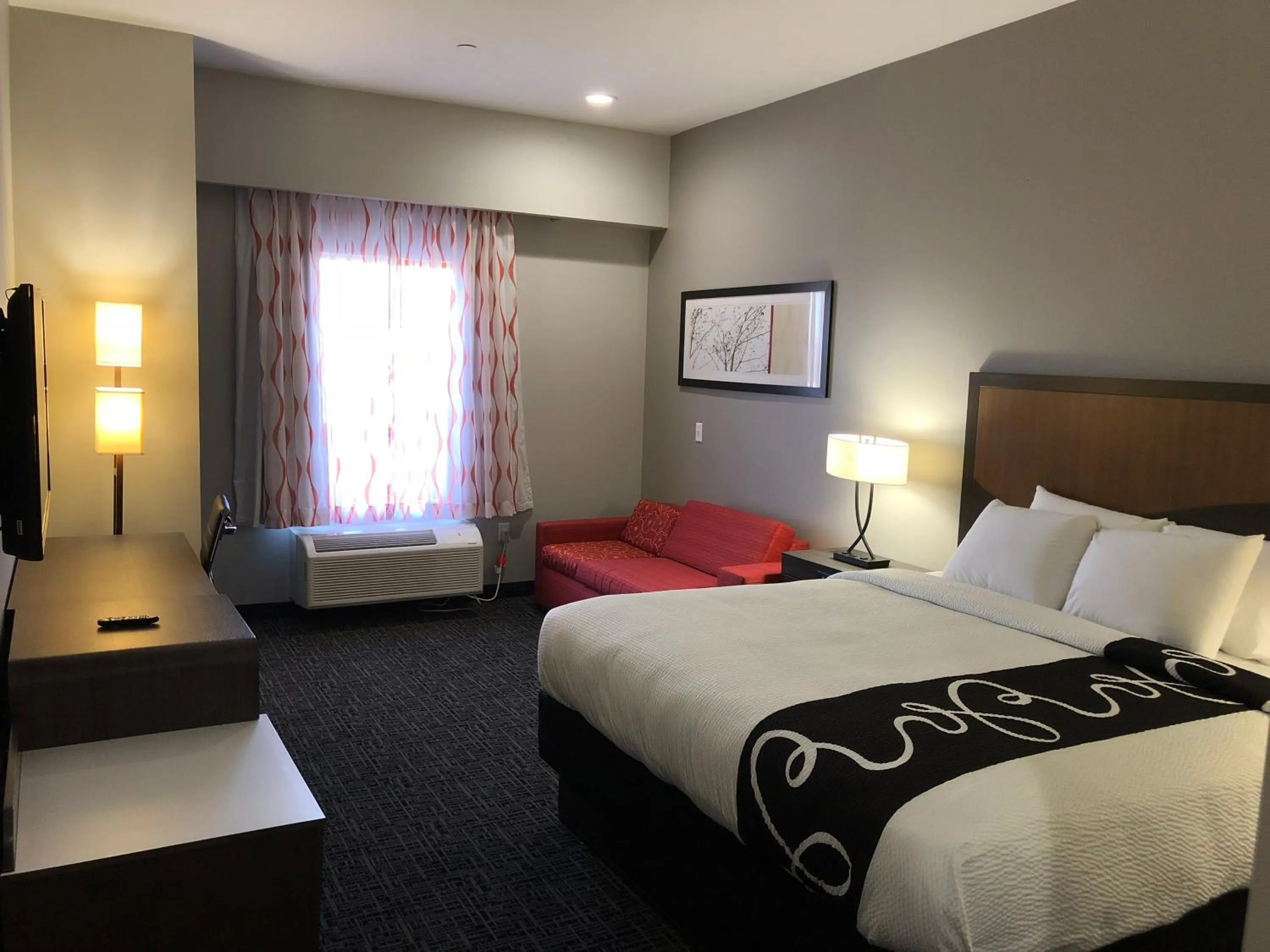 Deluxe King Suite in Hotel Glenpool