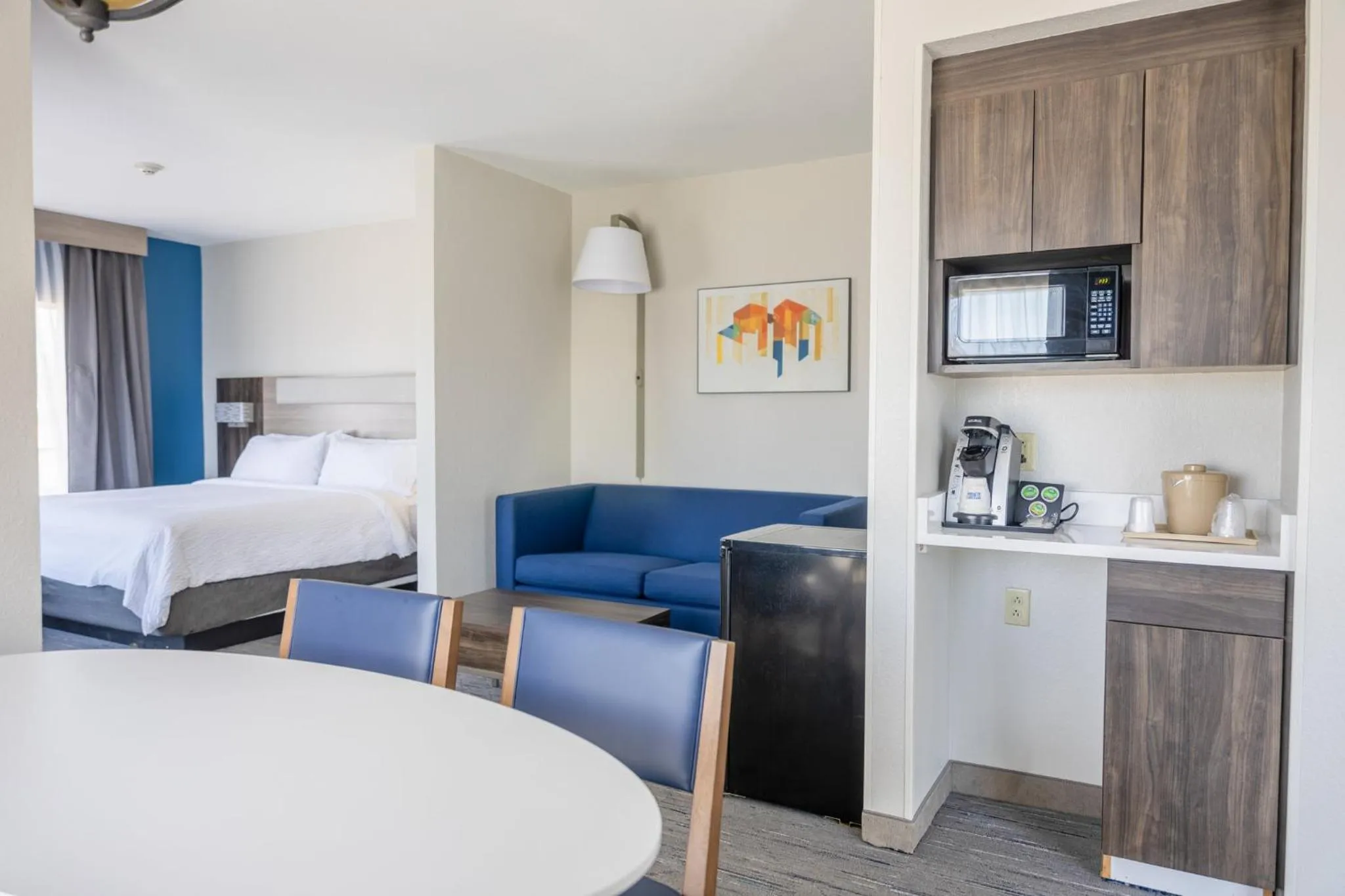 One-Bedroom King Suite with Spa Bath in Holiday Inn Express Vicksburg by IHG