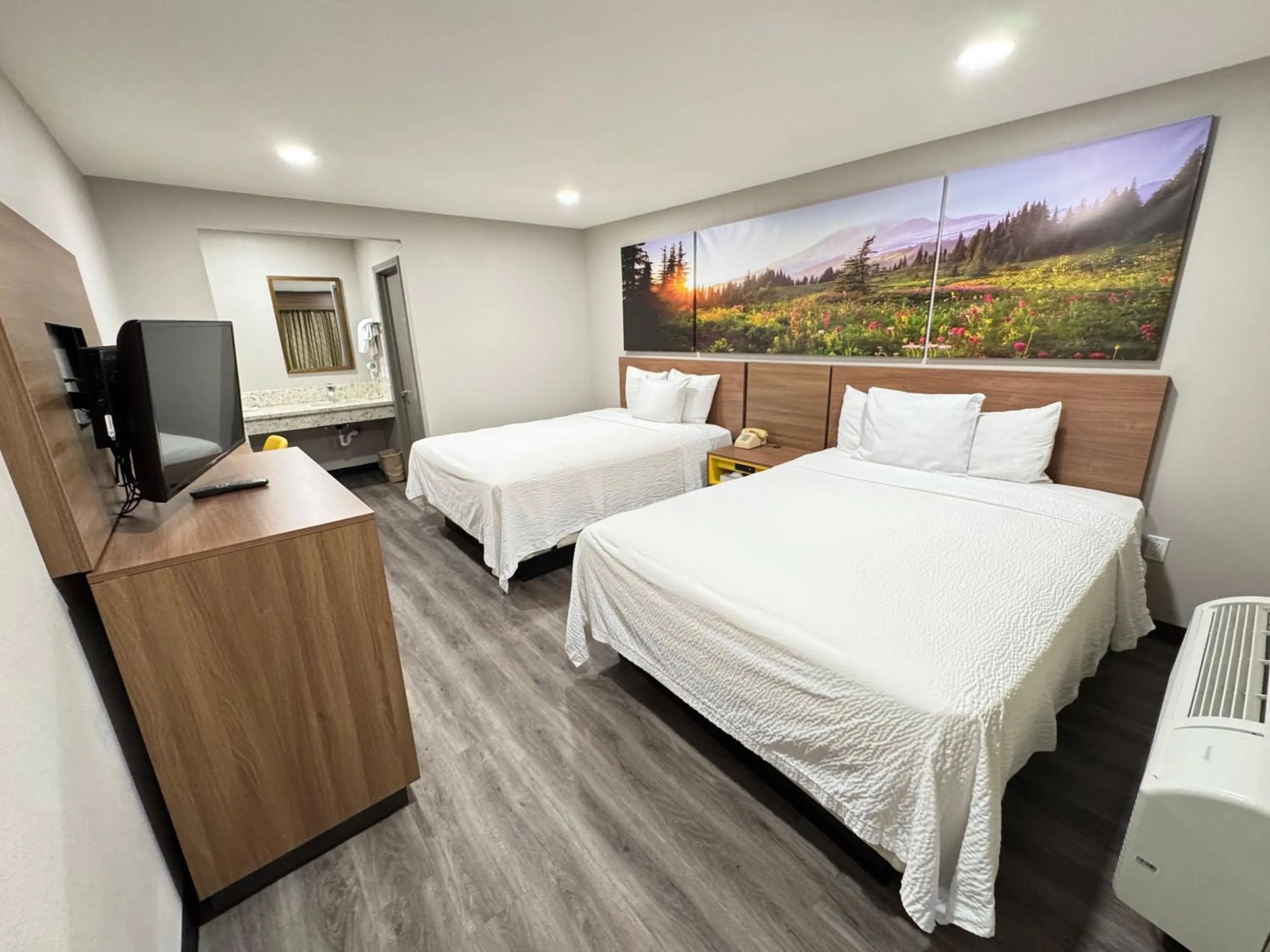 Queen Room with Two Queen Beds - Non-Smoking in Days Inn by Wyndham Barstow