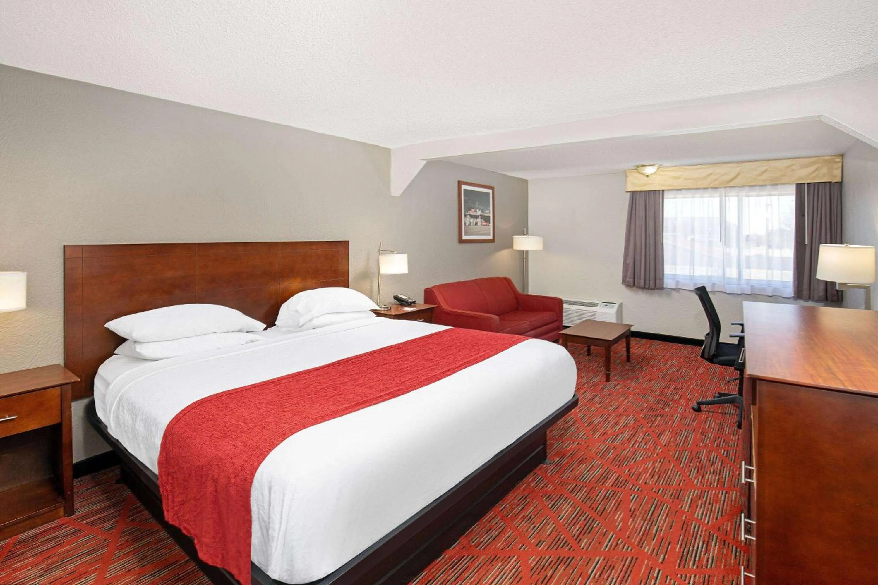 King Room - Non-Smoking in Ramada by Wyndham Bowling Green