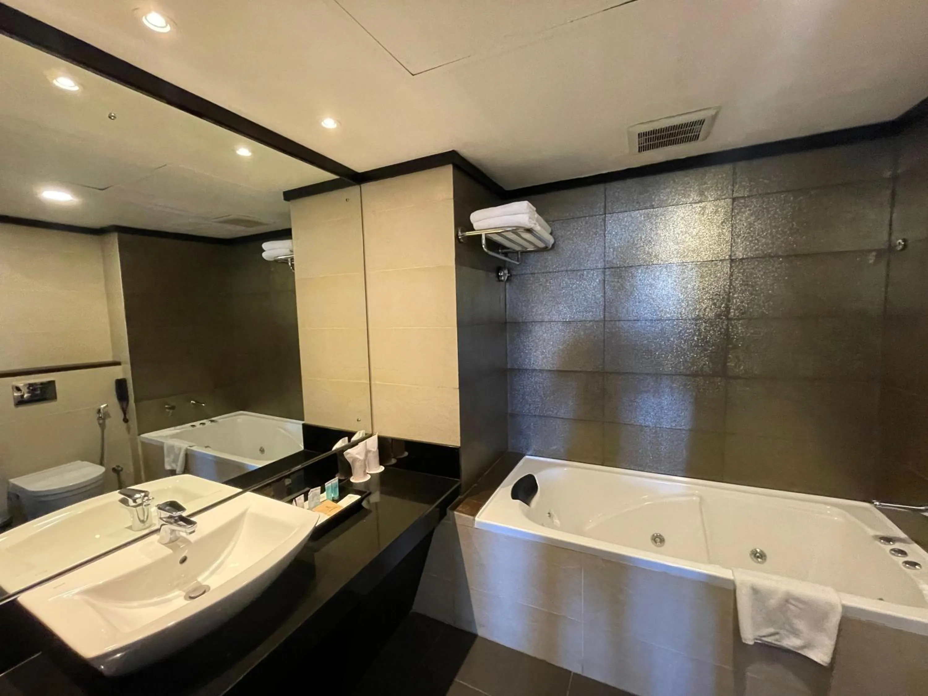 Executive Suite in Tangerine Beach Hotel