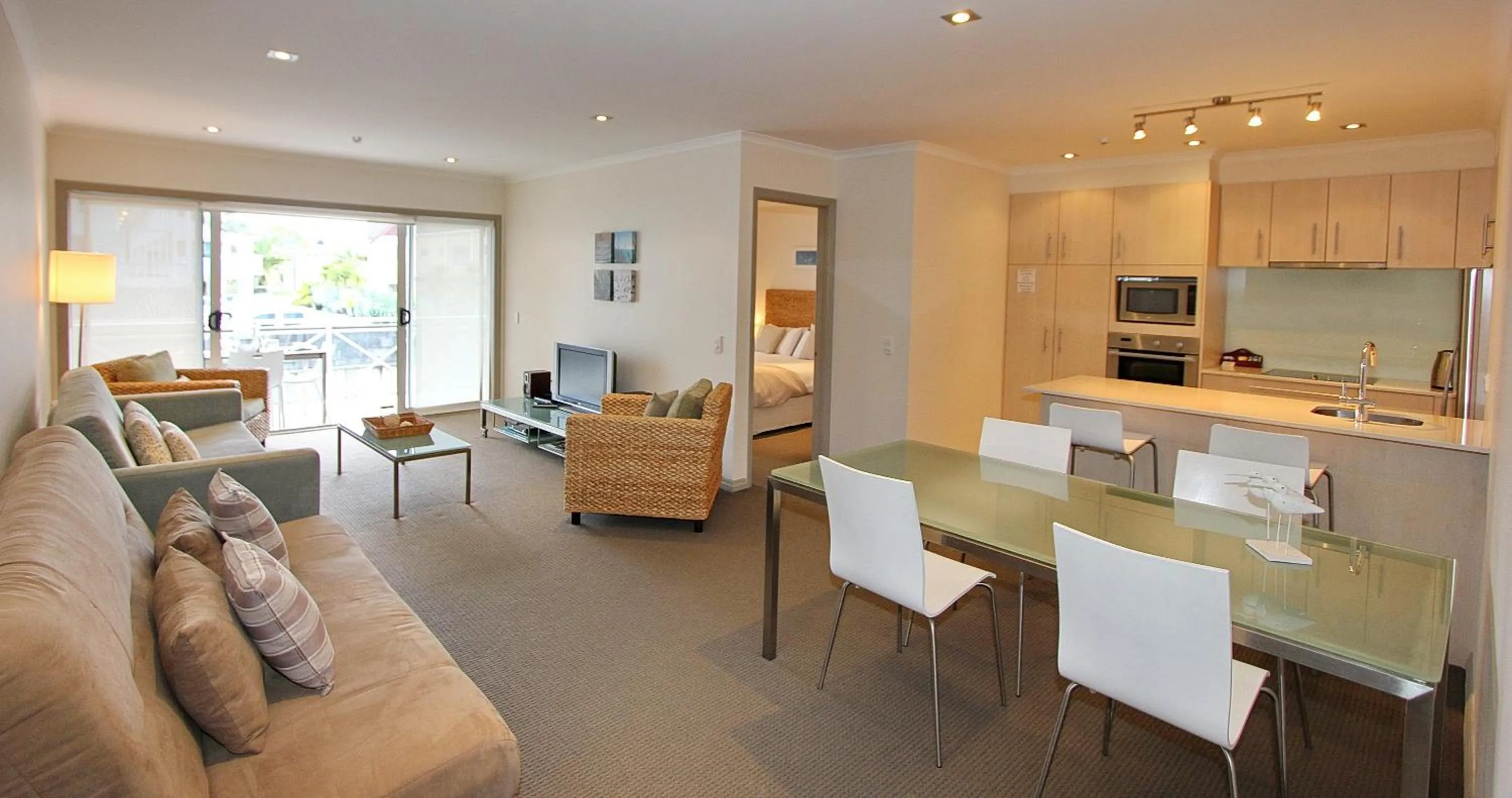 One-Bedroom Apartment in Crow's Nest Apartments