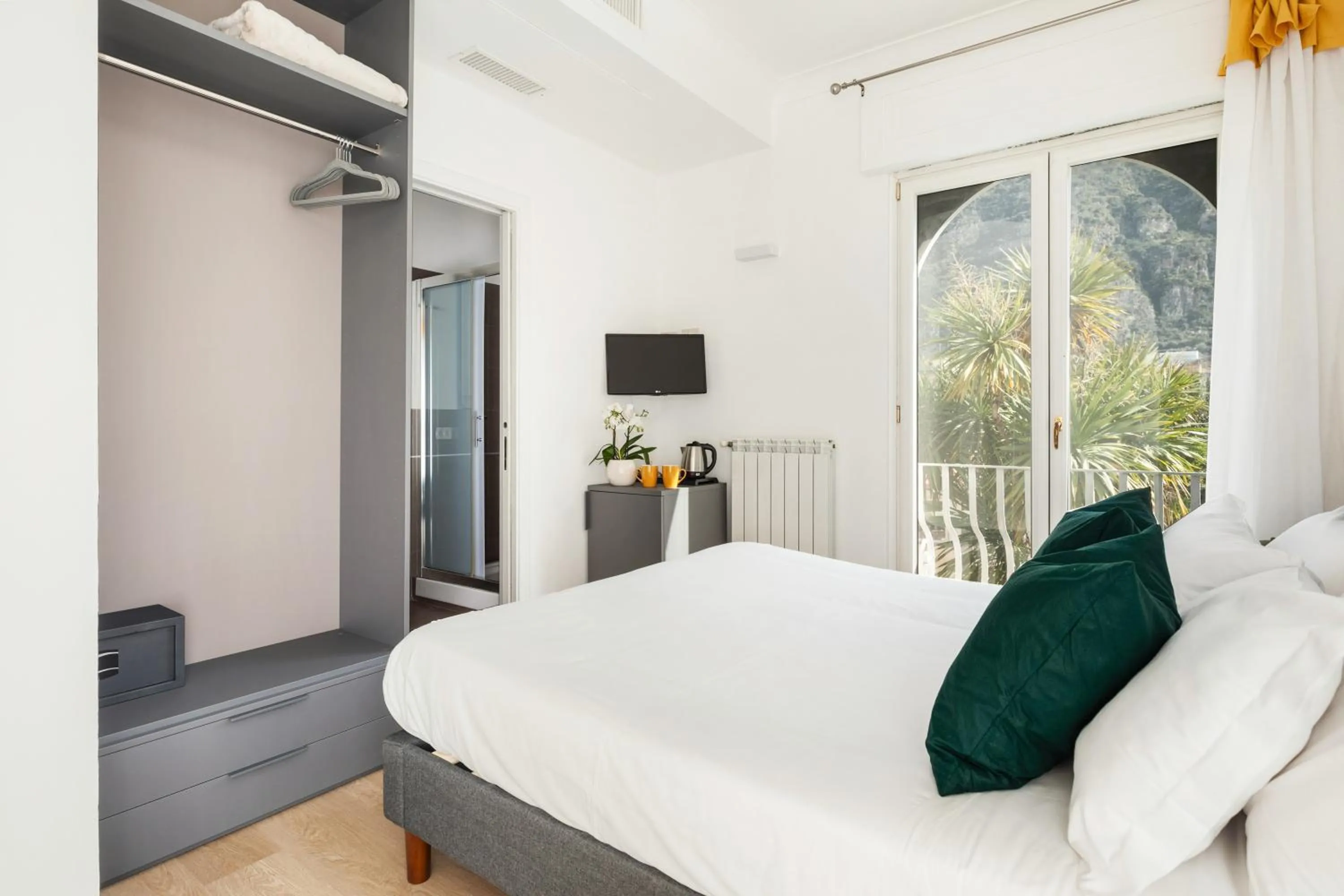 Double Room with Terrace in YourHome - Villa Sorrento