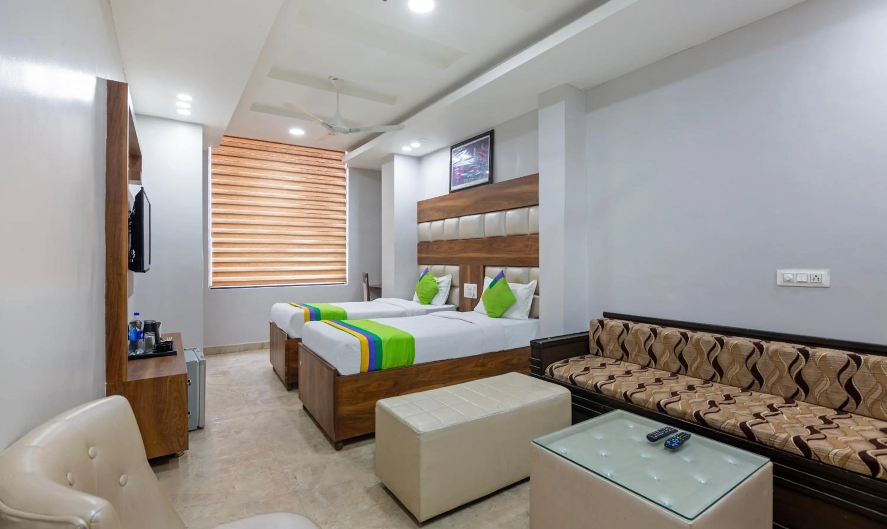 Deluxe Double Room - single occupancy in Treebo JD Residency Mohali