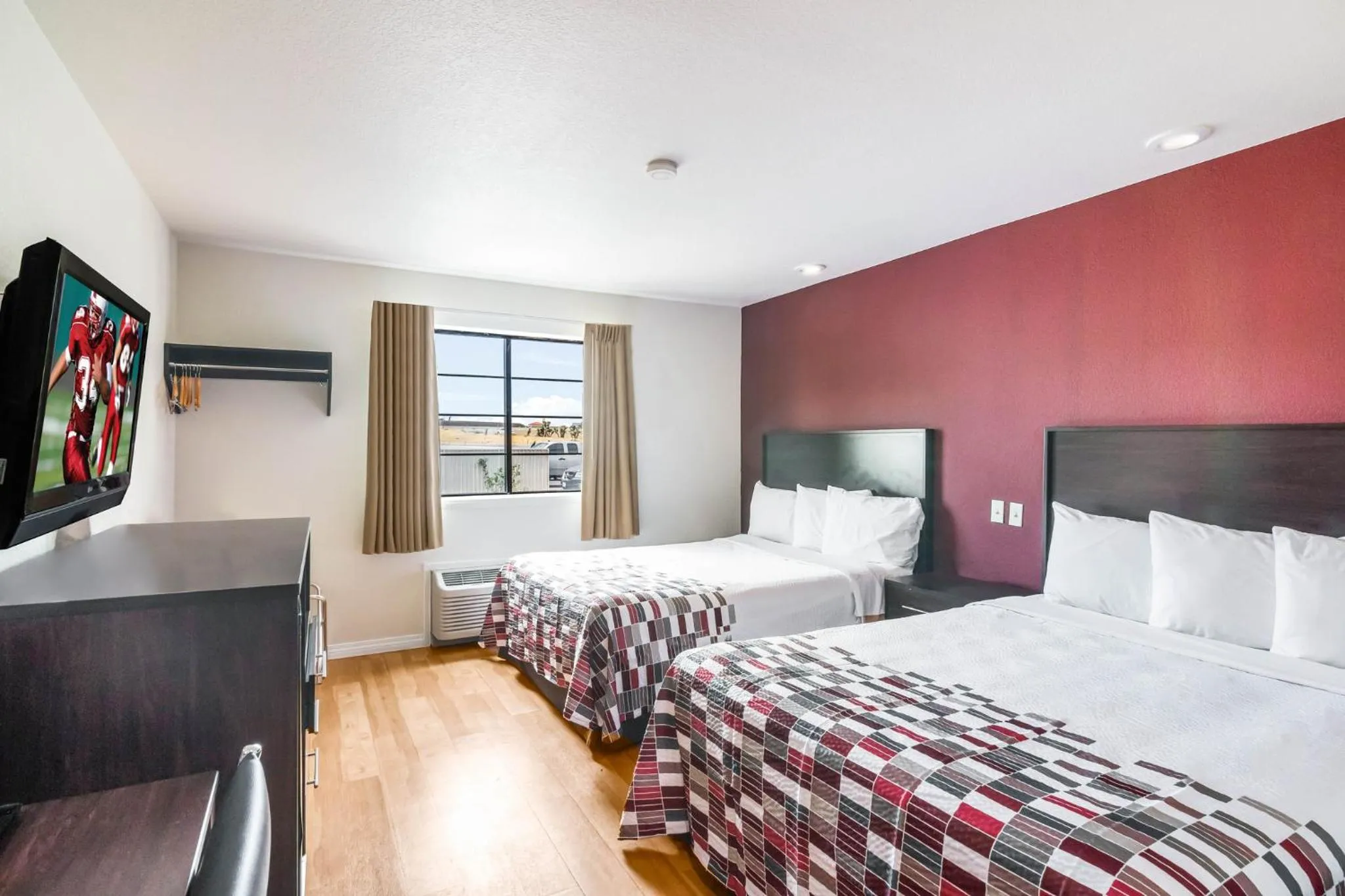 Deluxe Room with Two Queen Beds Smoking in Red Roof Inn Palmdale - Lancaster