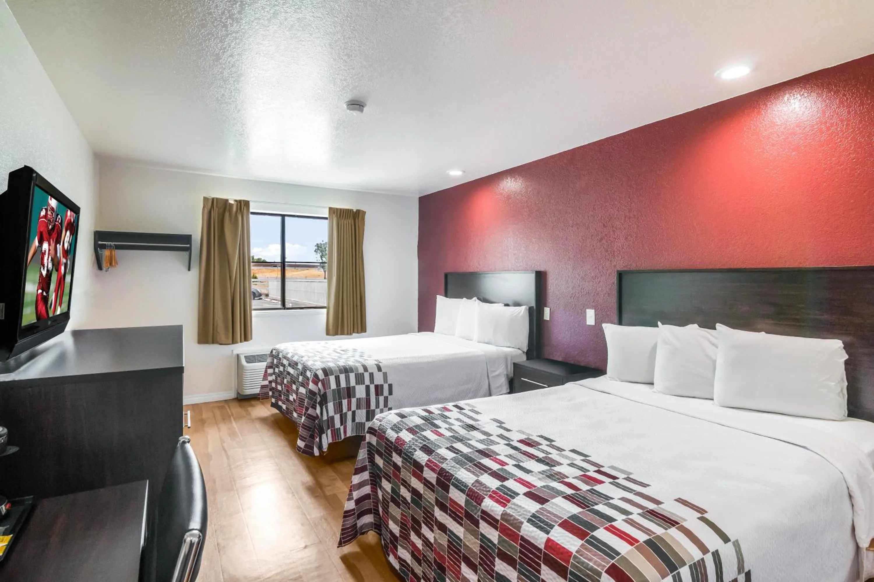 Deluxe Room with Two Queen Beds Non-Smoking in Red Roof Inn Palmdale - Lancaster