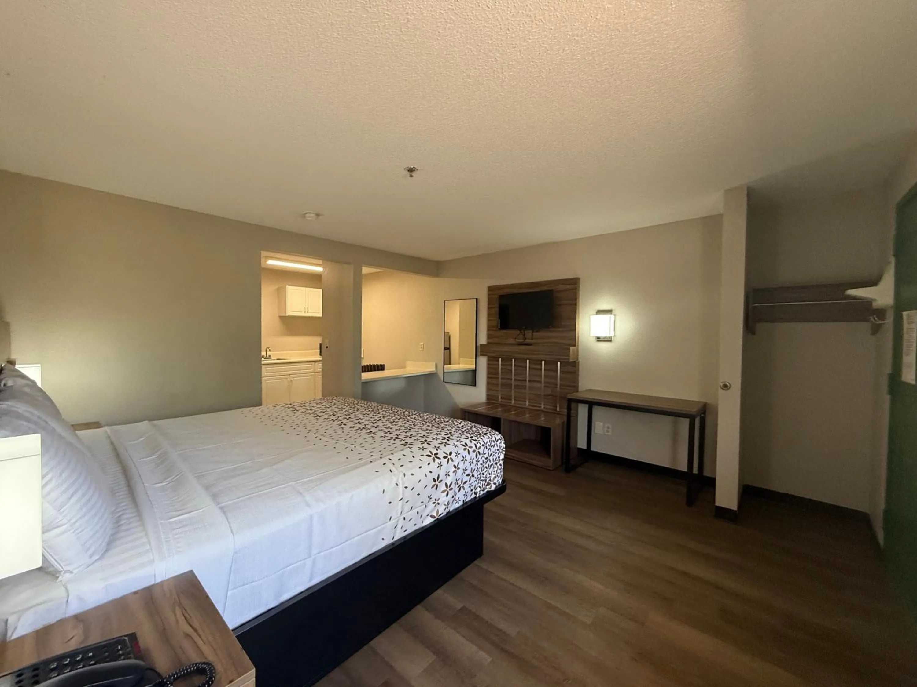 King Room - Non-Smoking in Country Hearth Inn & Suites Augusta