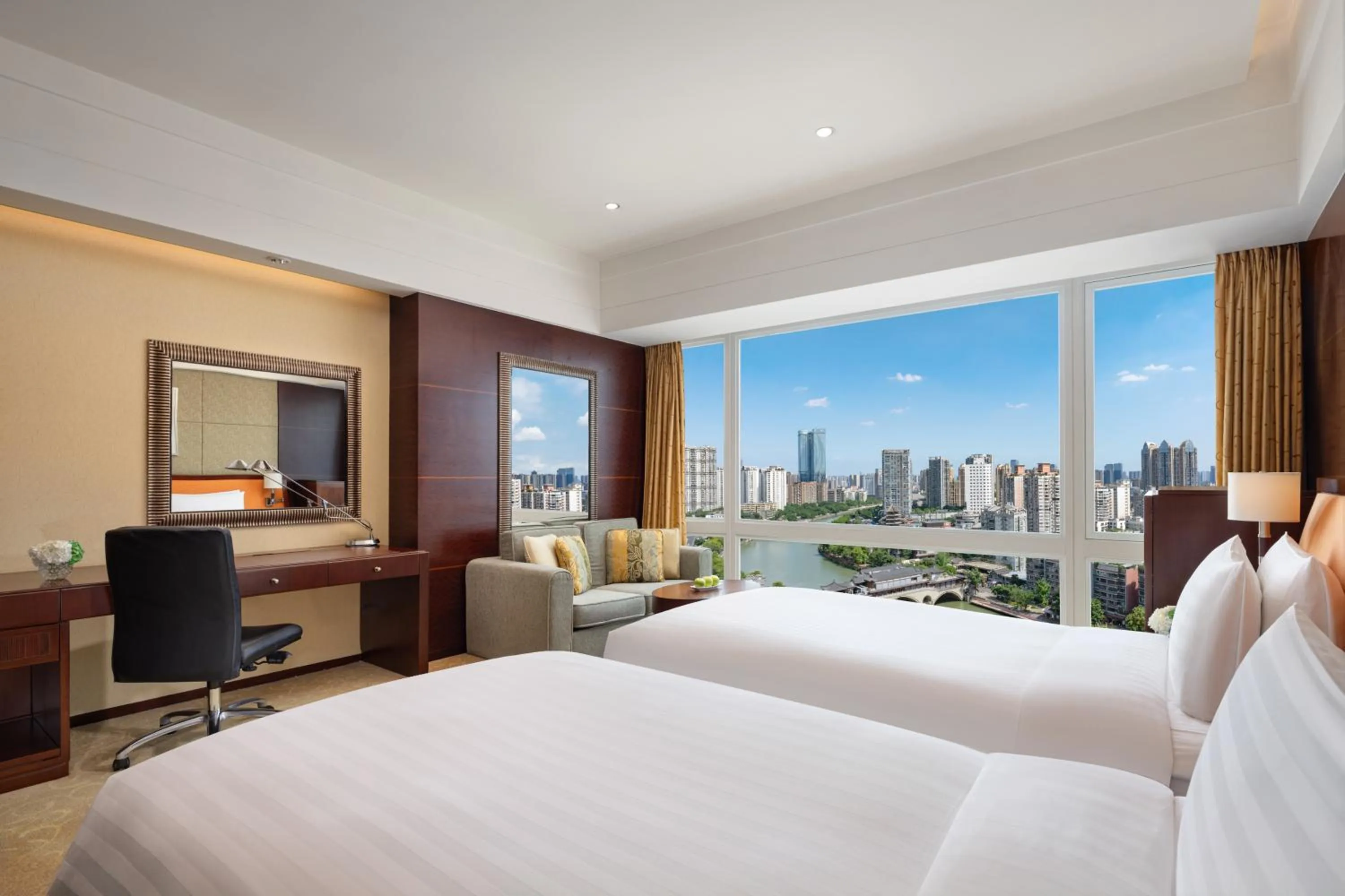 Deluxe Twin Room with River View in Shangri-La Chengdu