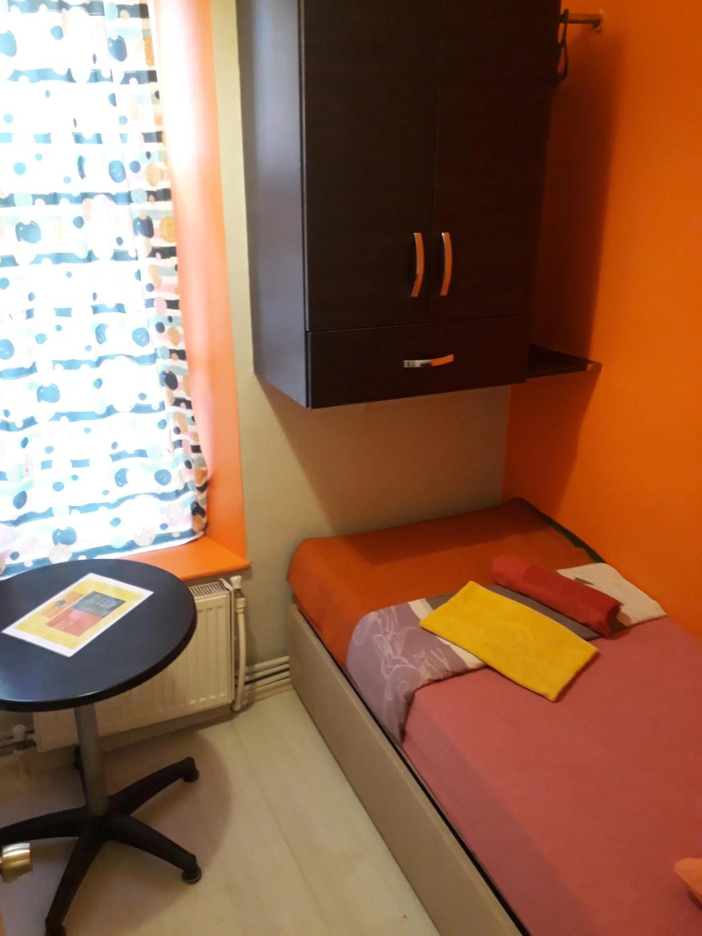 Single Room with Private Bathroom in TAXİM HOSTEL