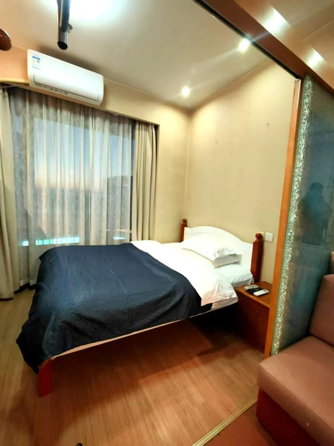 Business Suite in Xinshikong Apartments- Abest Zhongshan Park No.1