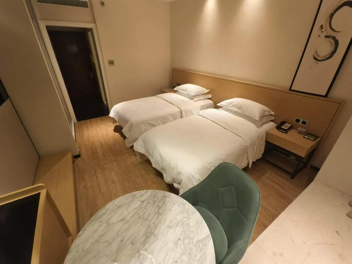 Double Room with Two Double Beds in Xinshikong Apartments- Abest Zhongshan Park No.1