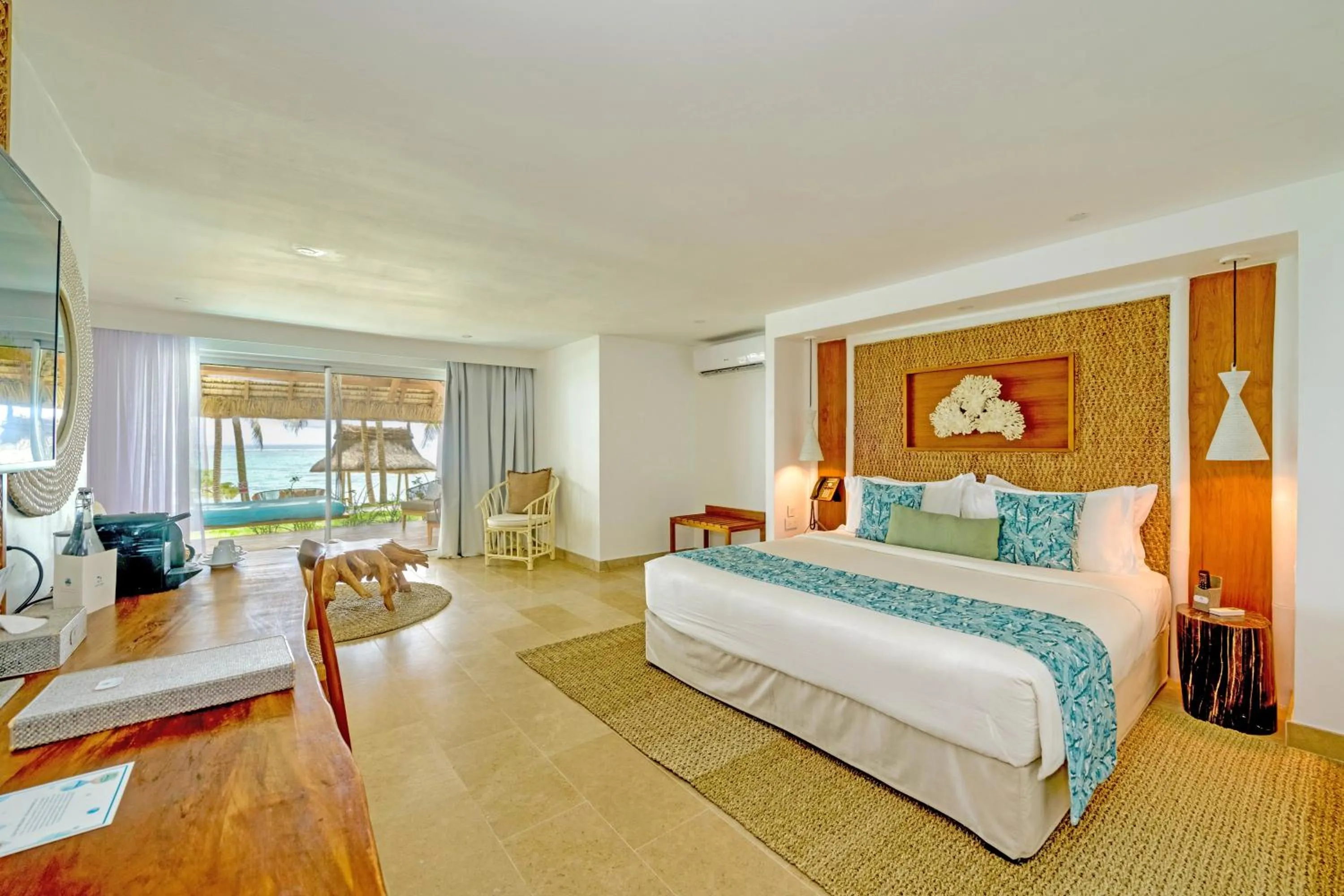 Beachfront Suite  - single occupancy in Seasense Boutique Hotel & Spa