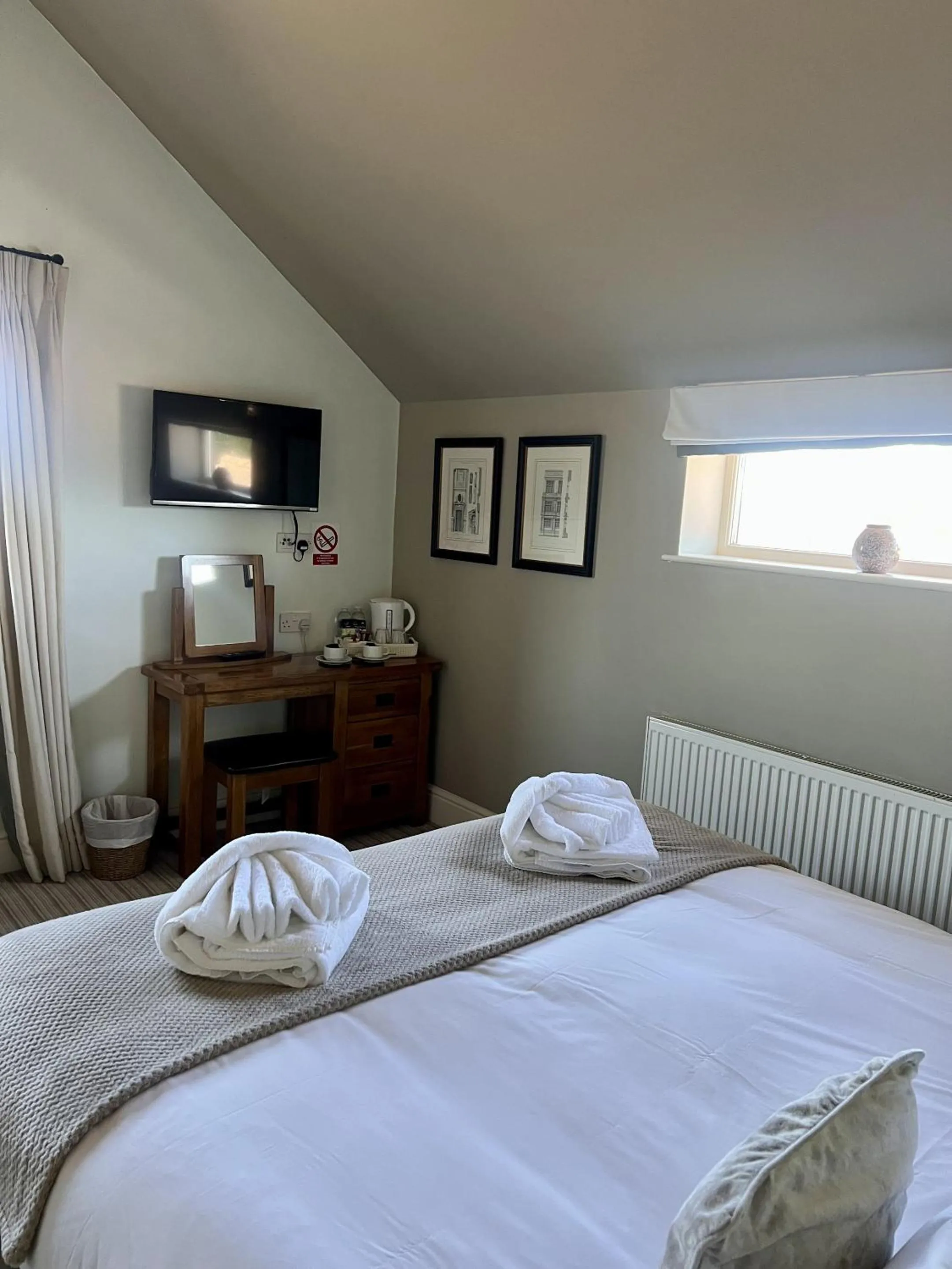 Deluxe King Room - single occupancy in The Parson Woodforde
