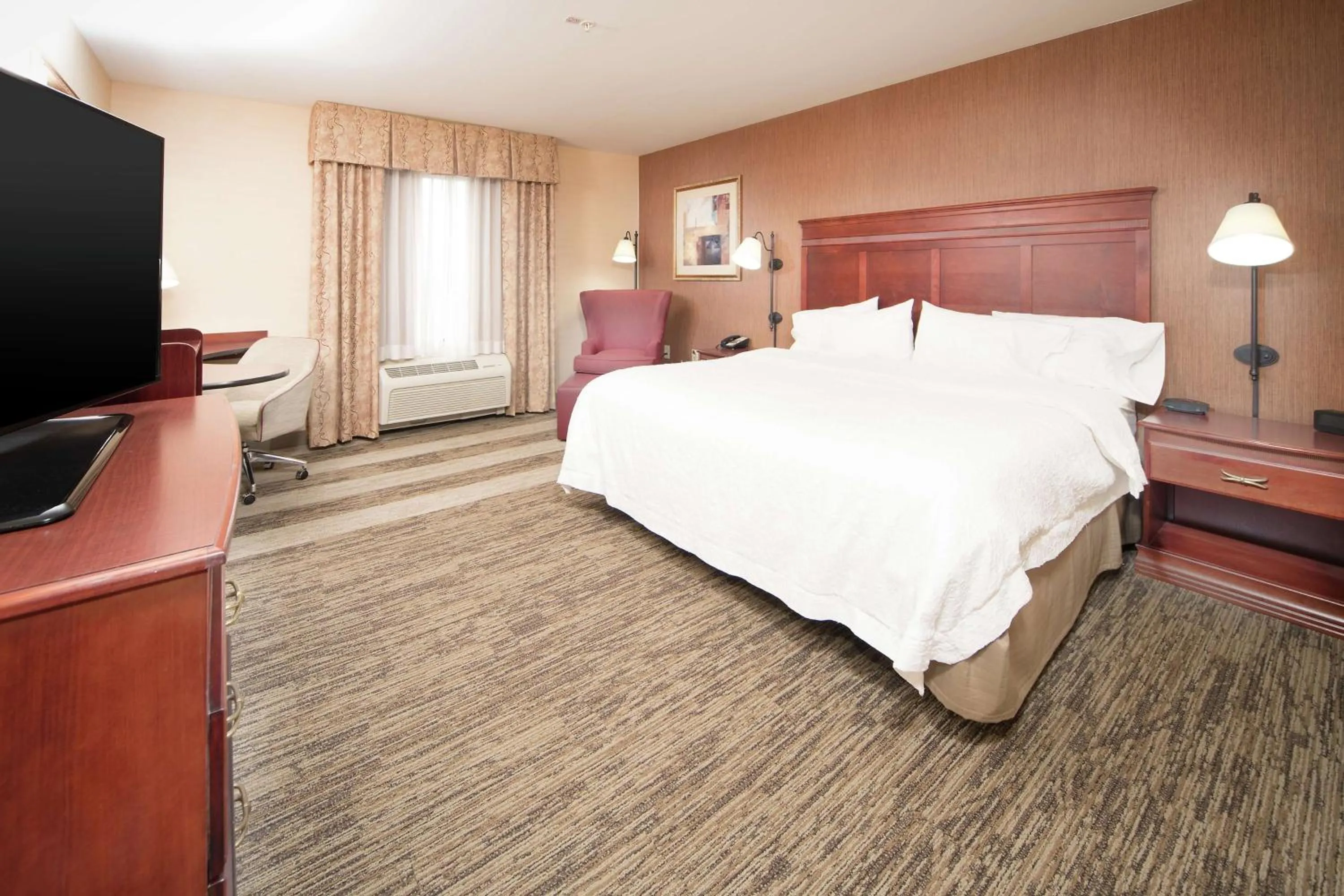 King Room with Shower - Non-Smoking in Hampton Inn & Suites Greensburg