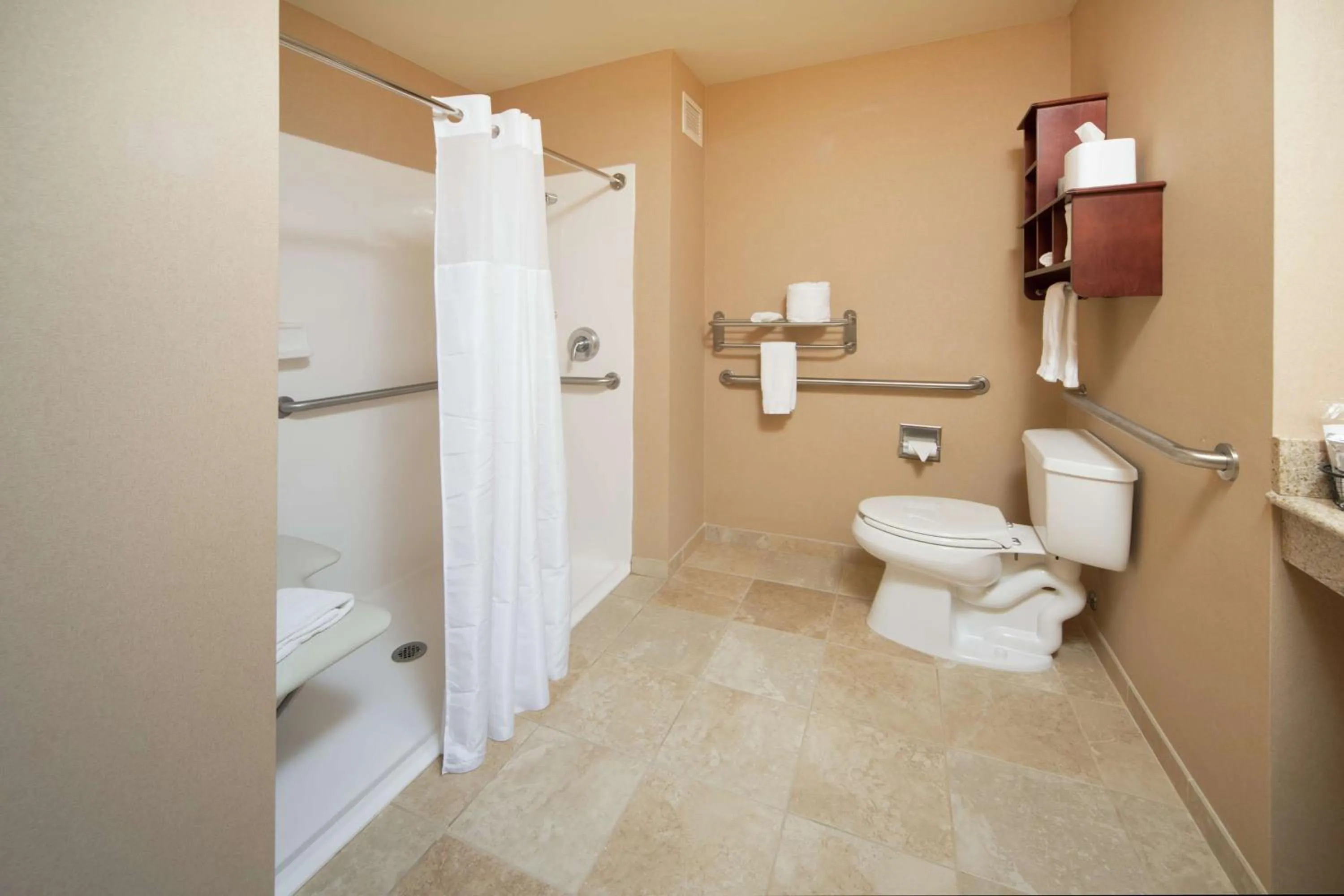 Queen Room with Two Queen Beds and Roll-In Shower - Mobility and Hearing Access/Non-Smoking in Hampton Inn & Suites Greensburg