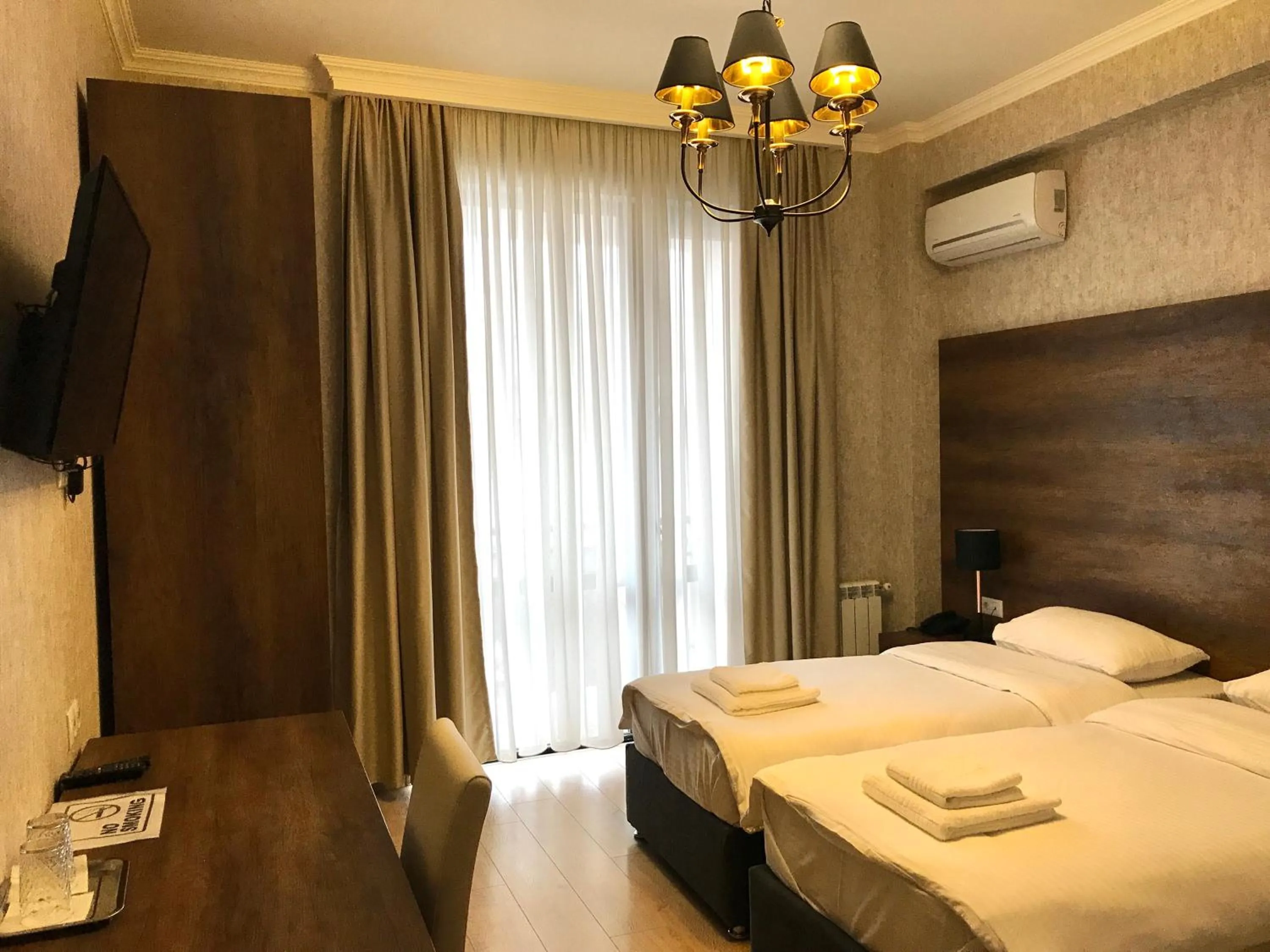 Deluxe Double or Twin Room with Balcony - single occupancy in Eleon Boutique Hotel