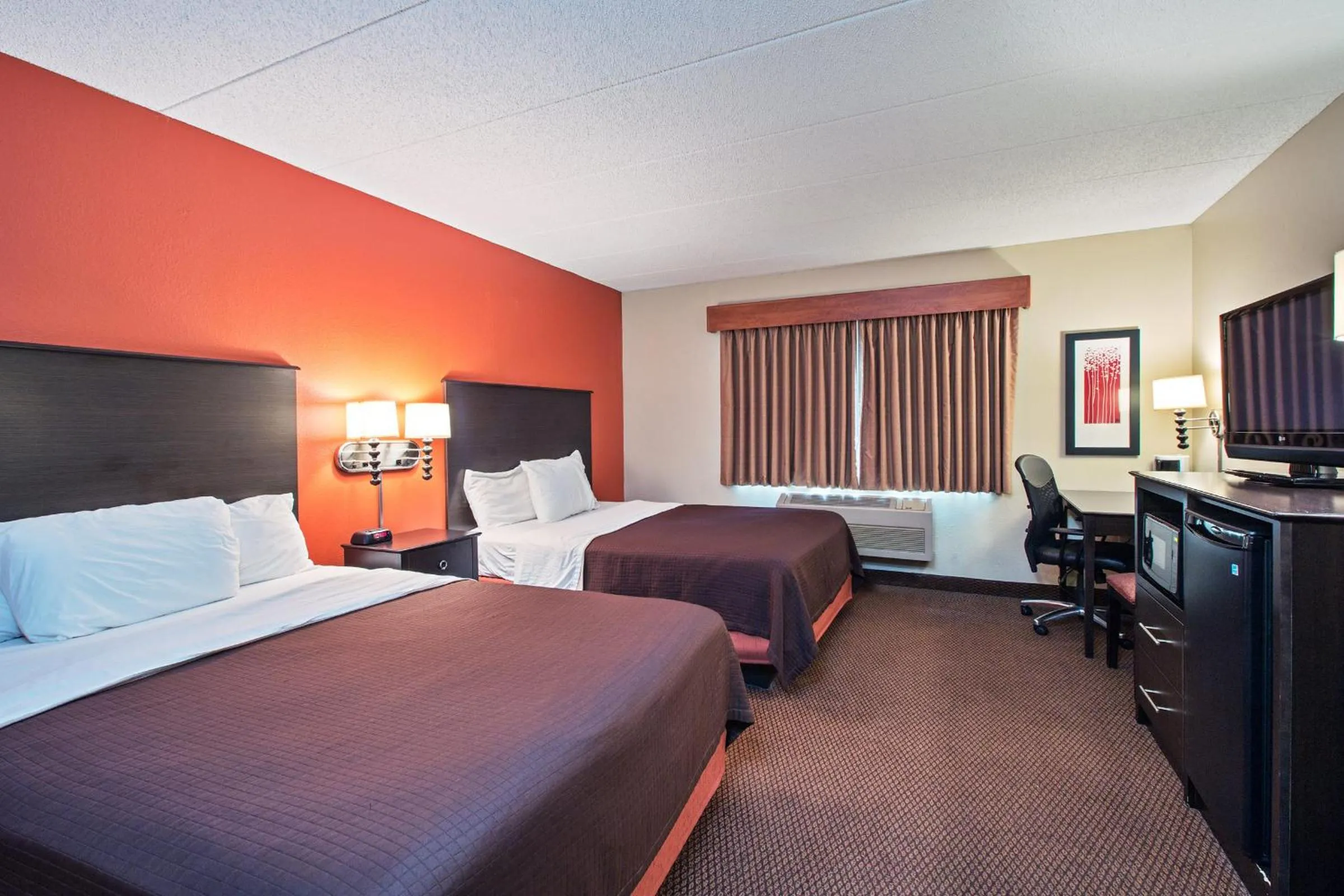 Deluxe Queen Room with Two Queen Beds - Non-Smoking in AmericInn by Wyndham Ham Lake
