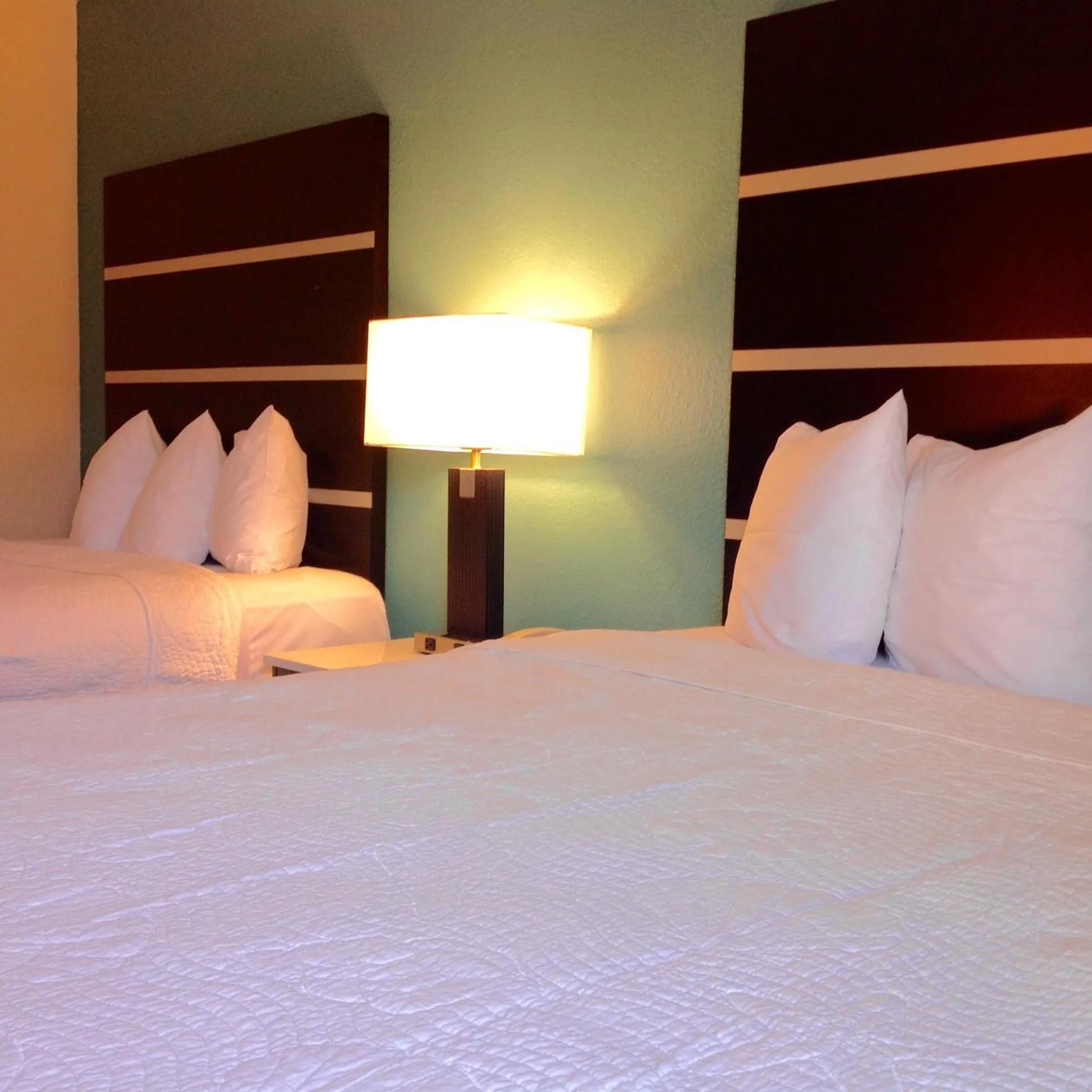 Queen Room in Americas Best Value Inn New London Mystic