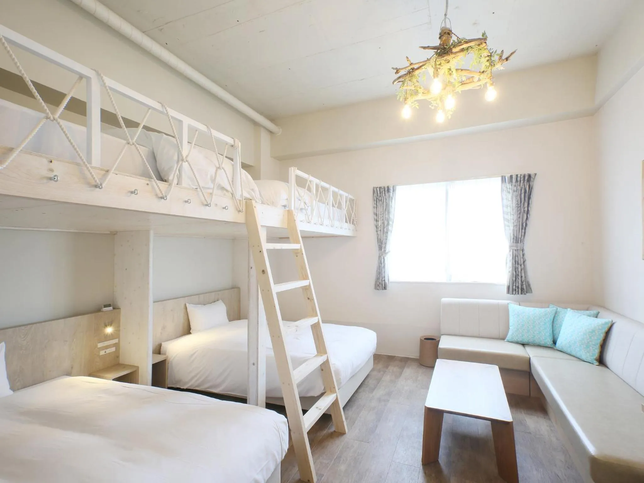 4-person room with 4 bunk beds - single occupancy in Ishigakijima Hotel Cucule