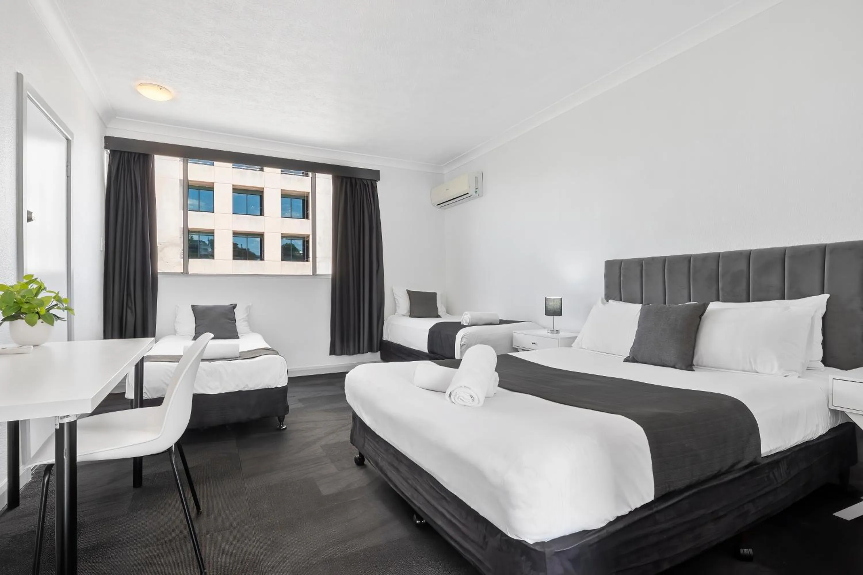 Family Room (Not Pet Friendly) in The Robert Towns