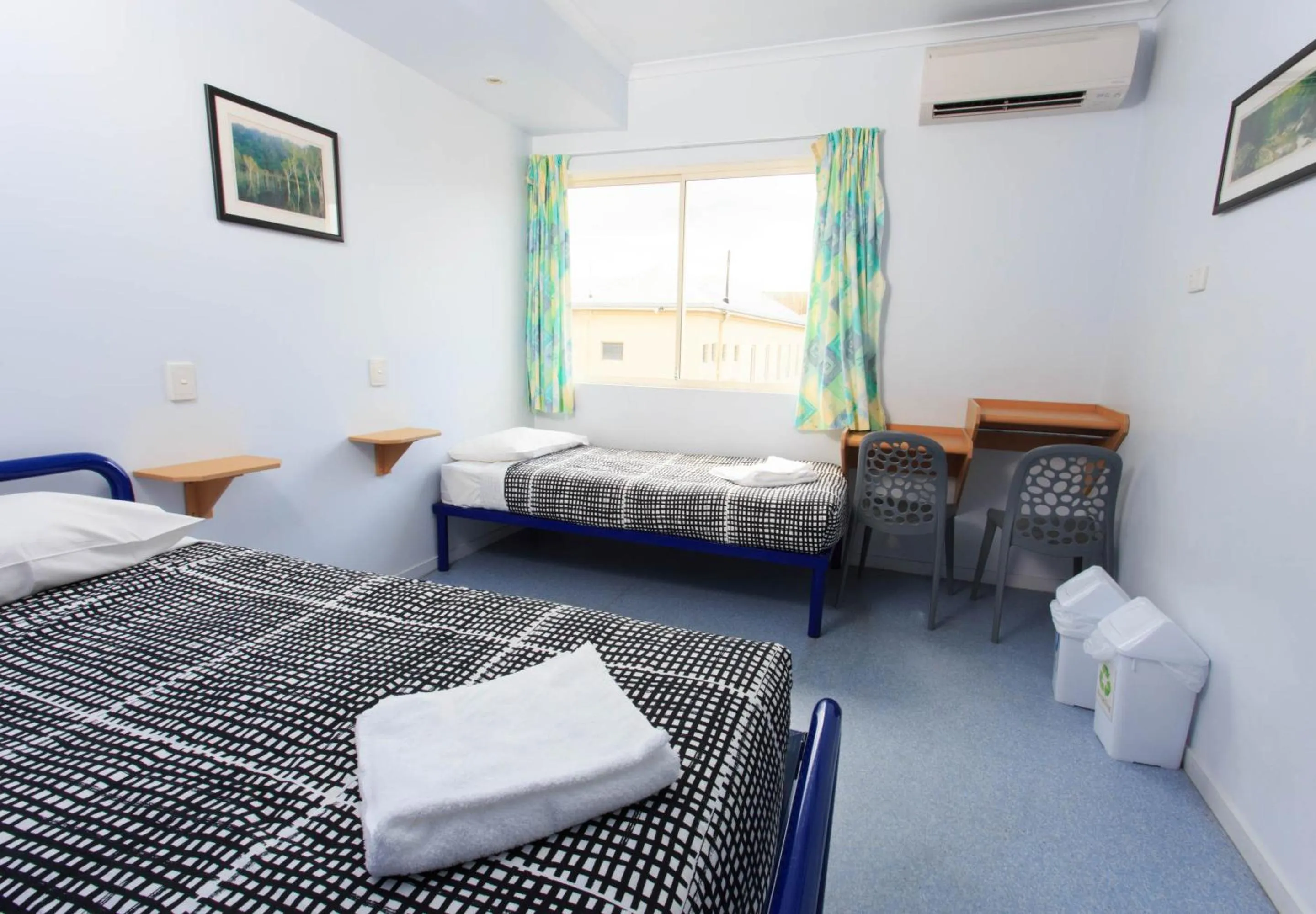 Twin Room with Private Bathroom in YHA Cairns Central