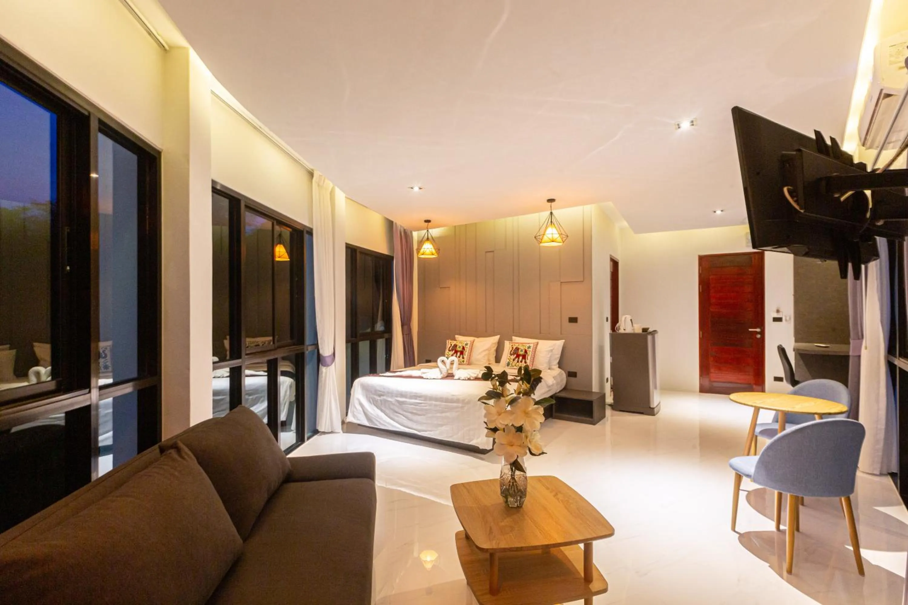 Superior Suite with Sea View in Rossarin Sea View Patong