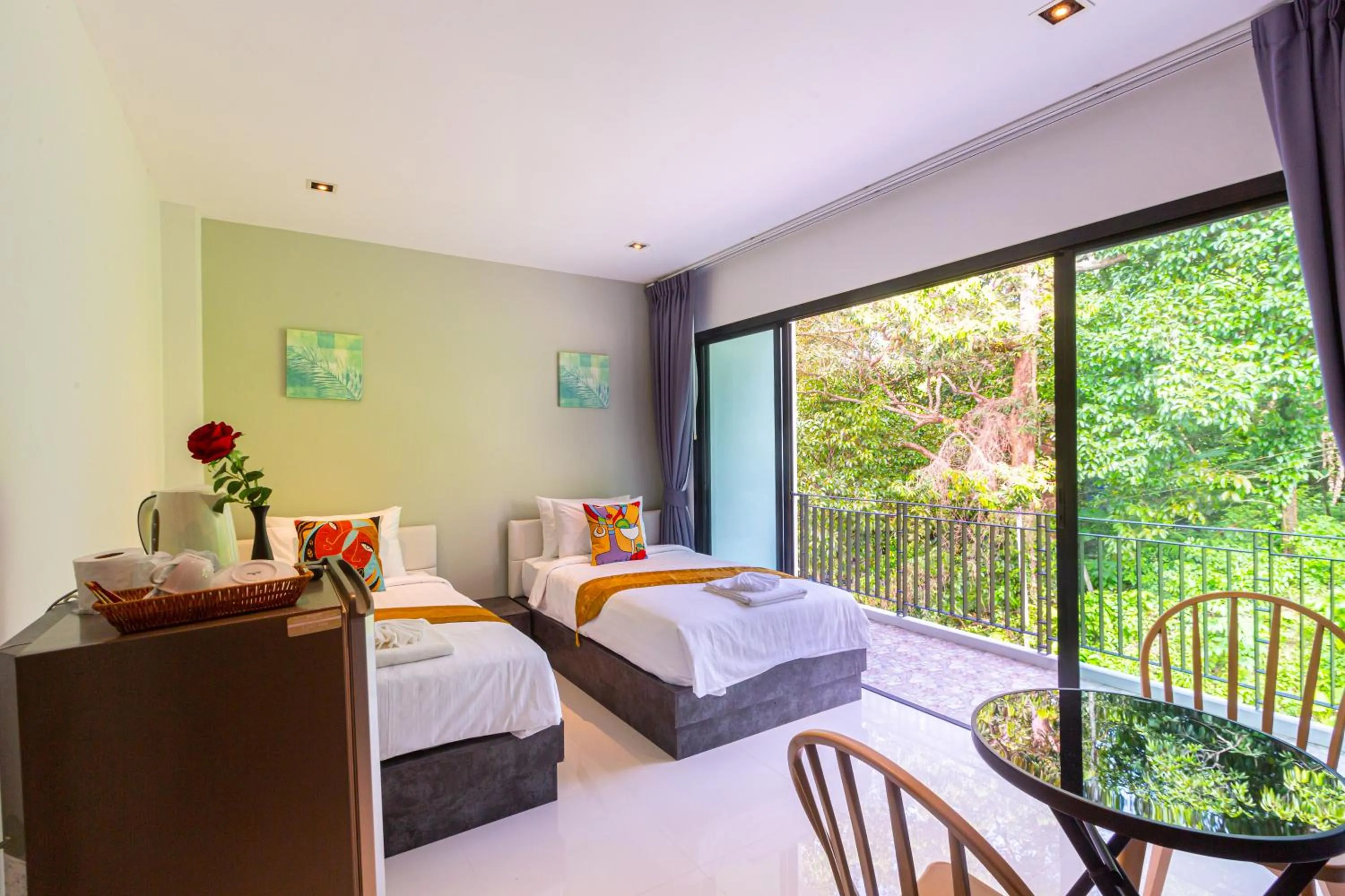 Standard Twin Room with Mountain View in Rossarin Sea View Patong