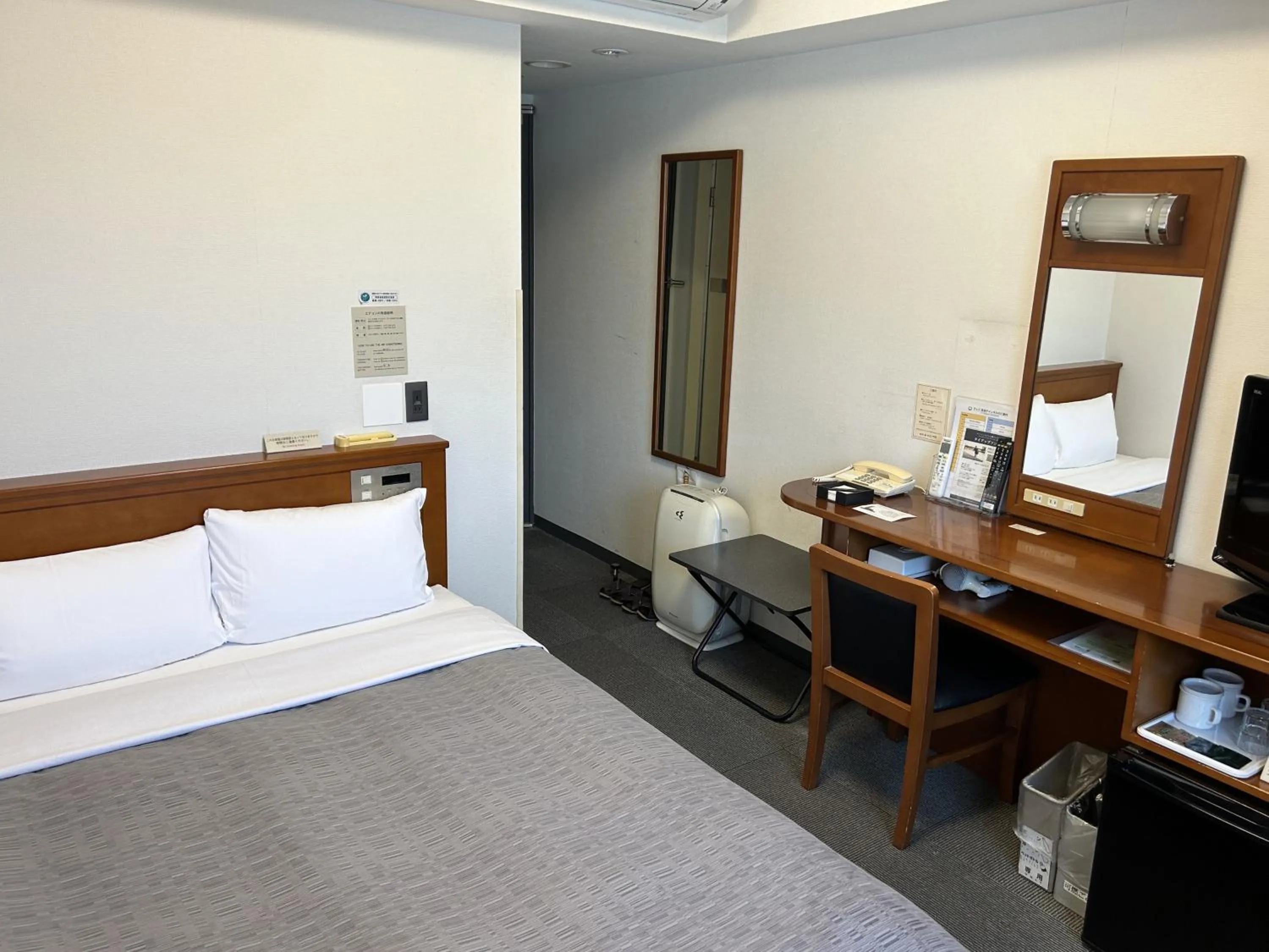 Double Room with Small Double Bed - Smoking in Hotel Route-Inn Mojiko
