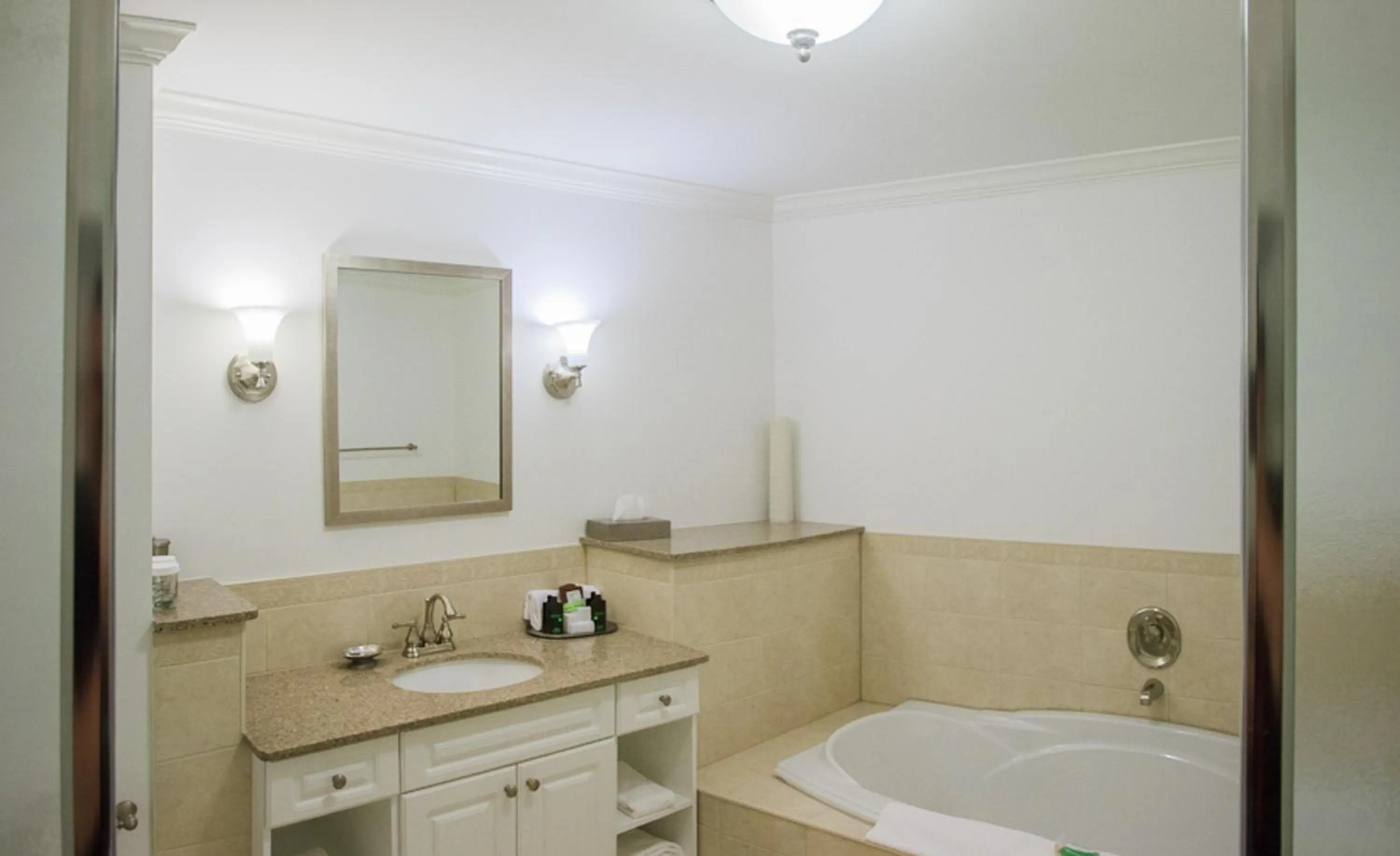 Suite in The Waring House