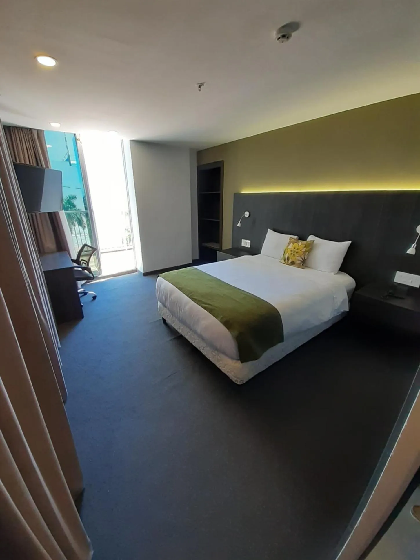 Deluxe Room in Innfiniti Hotel & Suites