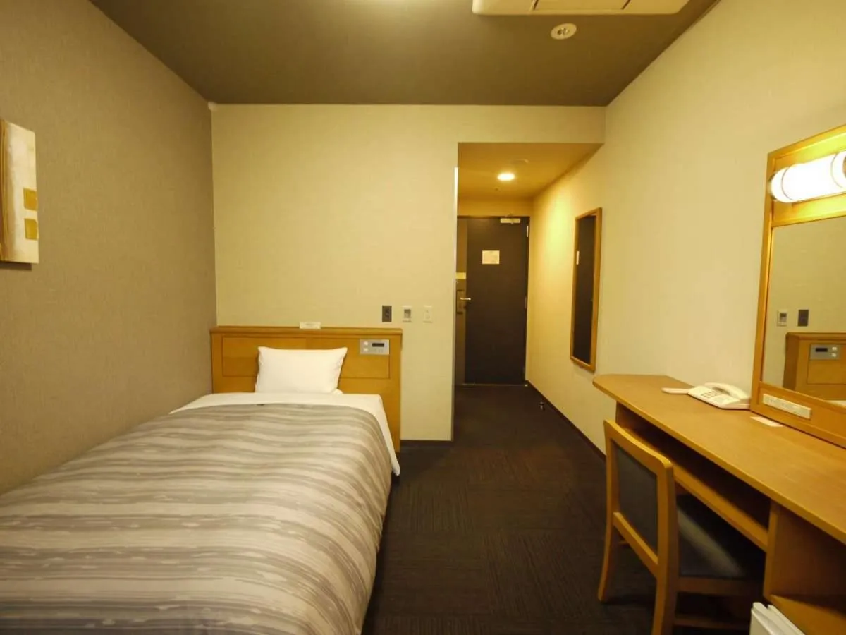 Single Room - single occupancy - Smoking in Hotel Route-Inn Osaka Honmachi