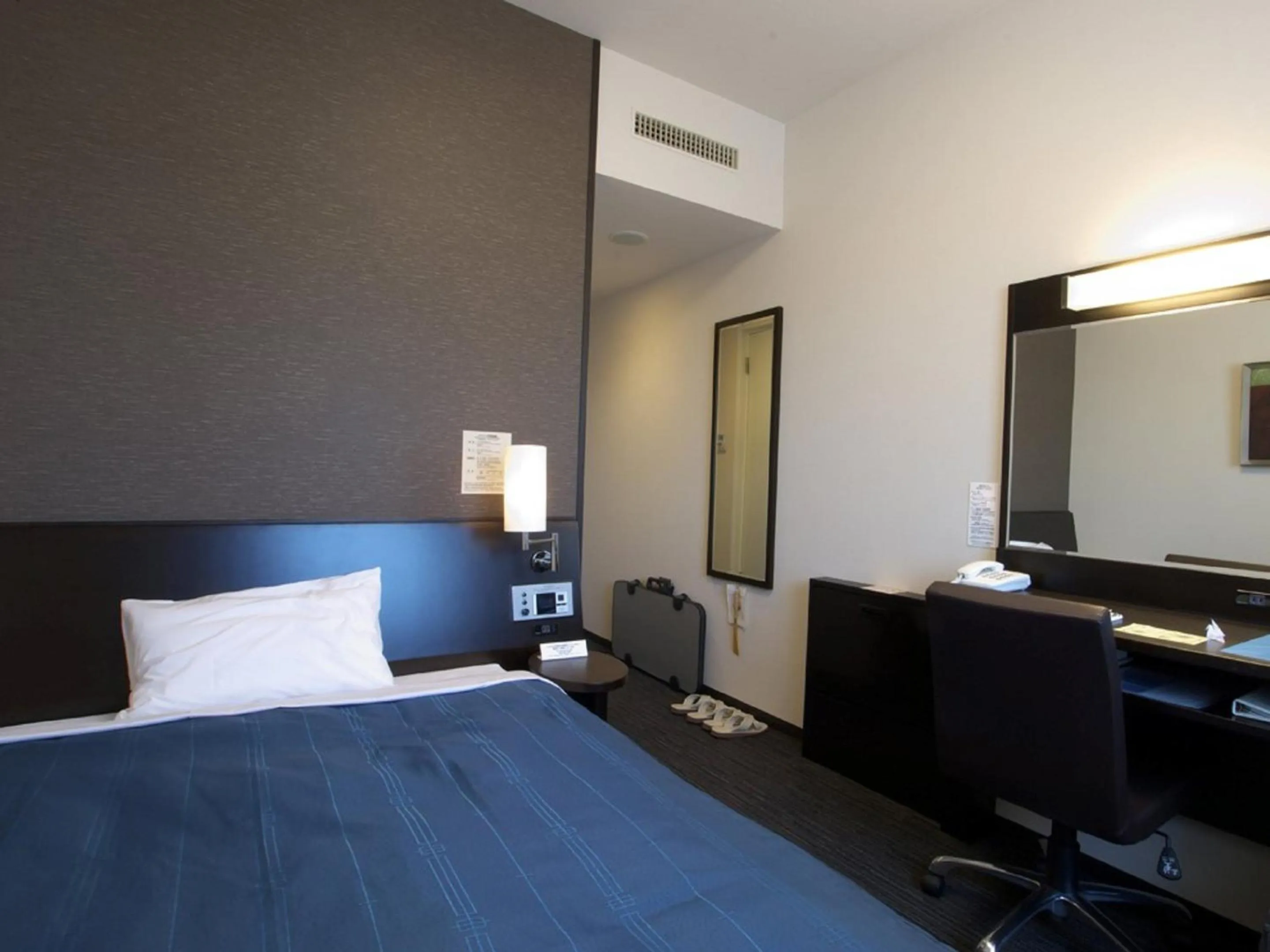 Comfort Single Room - single occupancy - Smoking in Hotel Route-Inn Sapporo Ekimae Kitaguchi