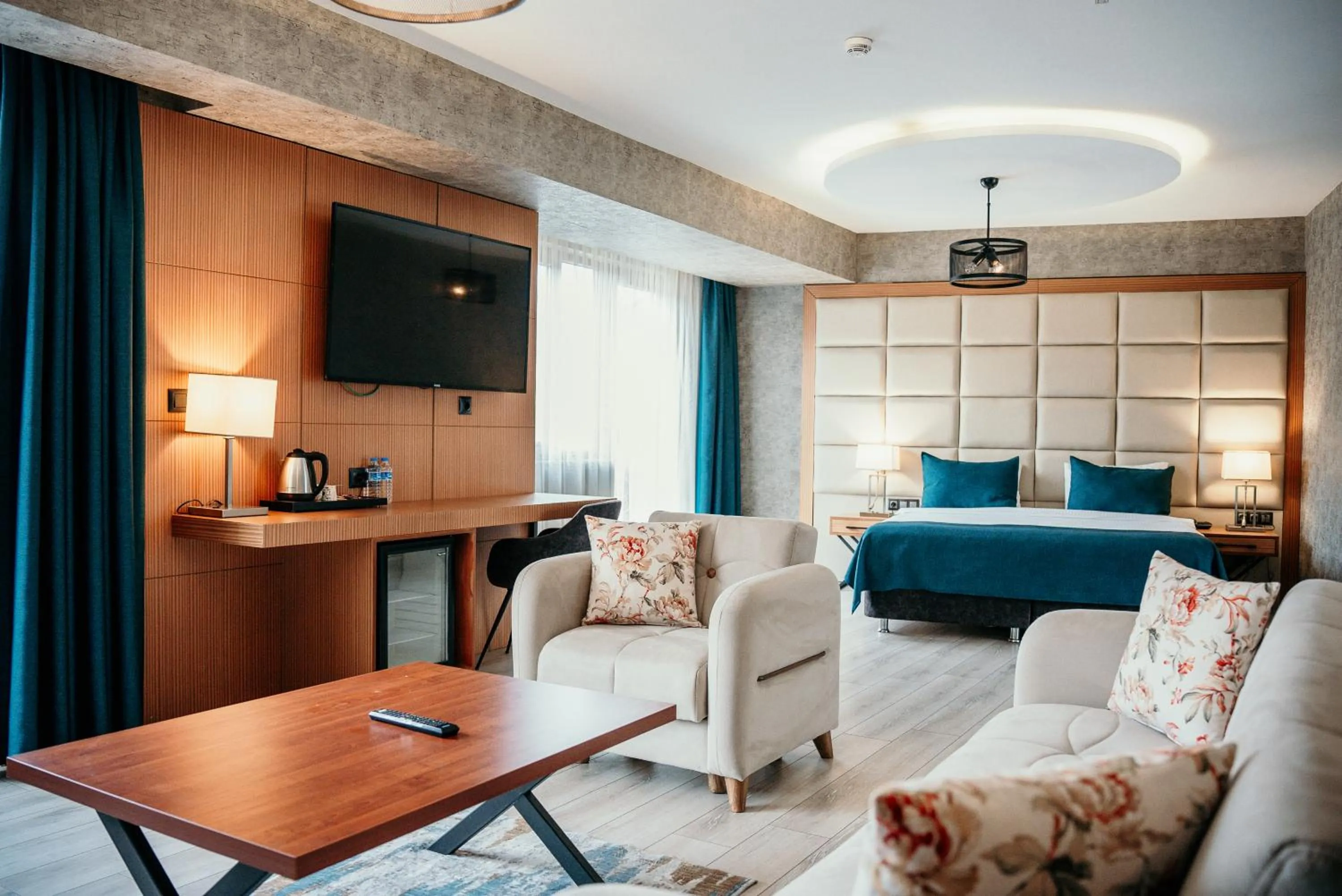 King Suite in Grand Vaves Hotel