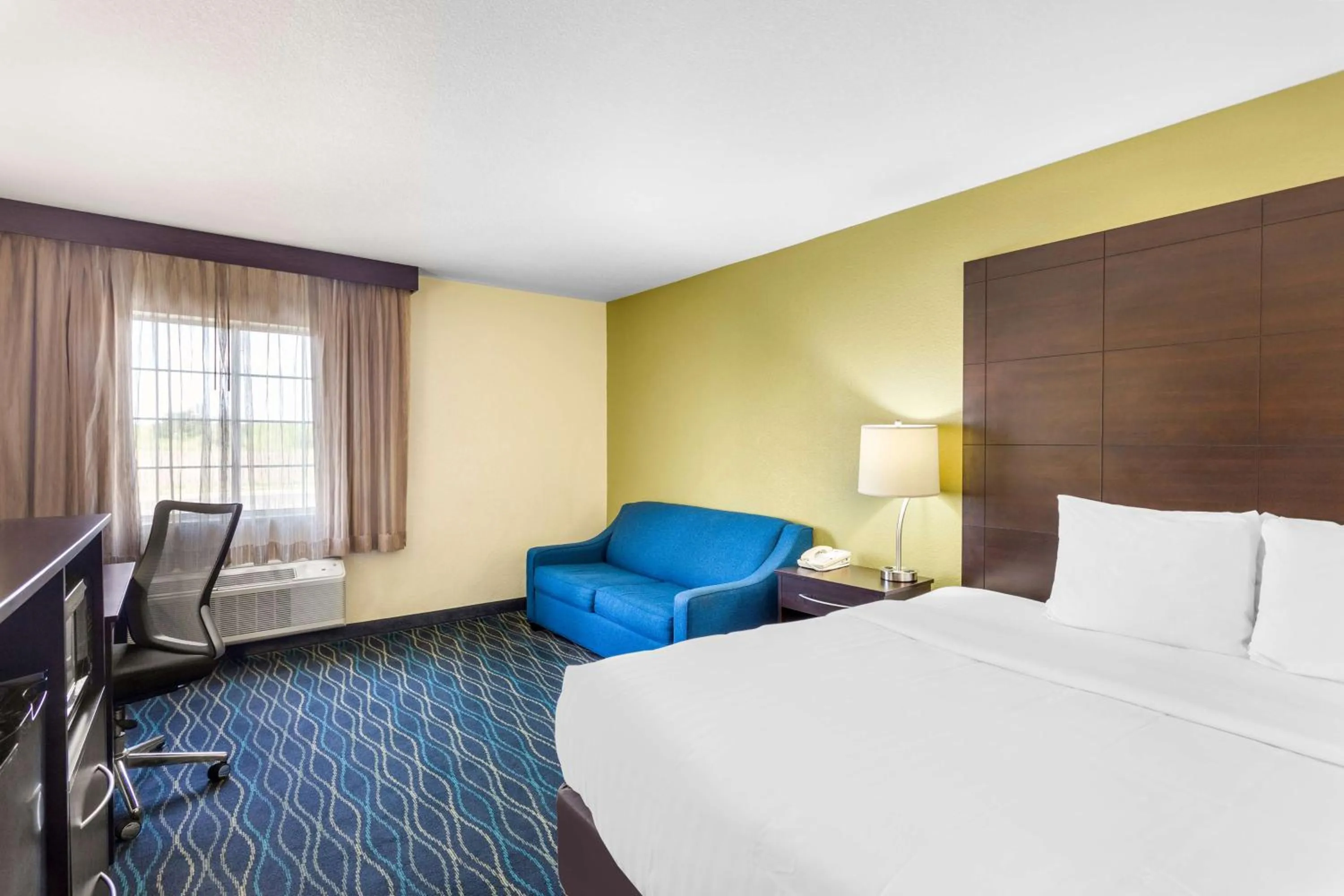 King Room with Sofa Bed - Non-Smoking in Best Western Oglesby Inn