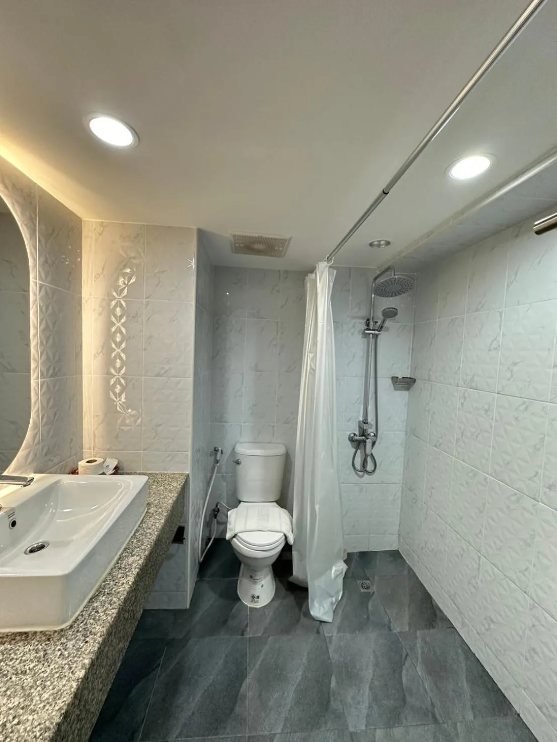 Deluxe Double Room with Balcony in Hatyai Merridian Hotel